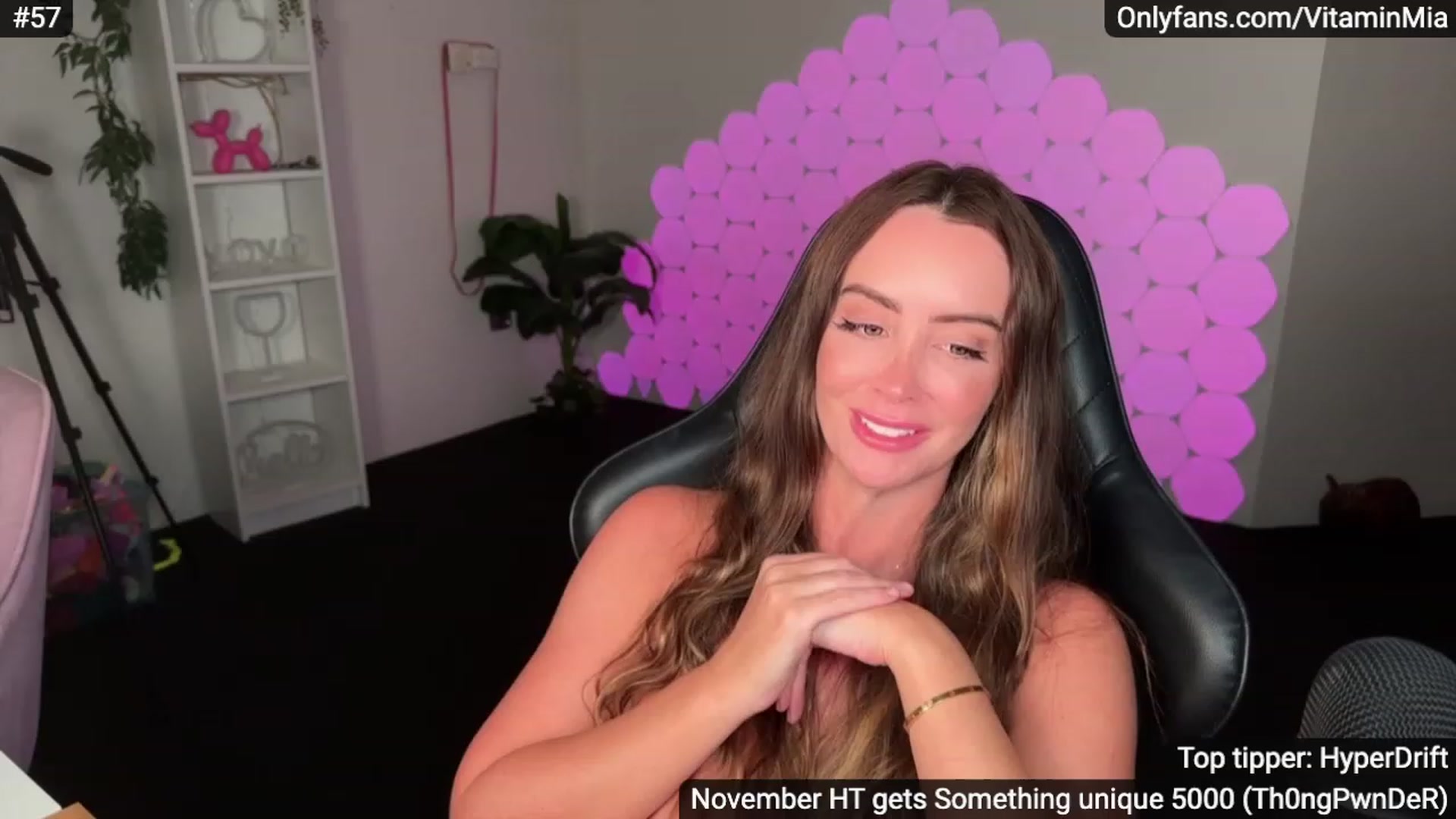 Gallery image thumbnail from MissAustralia's myfreecams stream on, 11/27/2023, 13:07 image 15 of 20