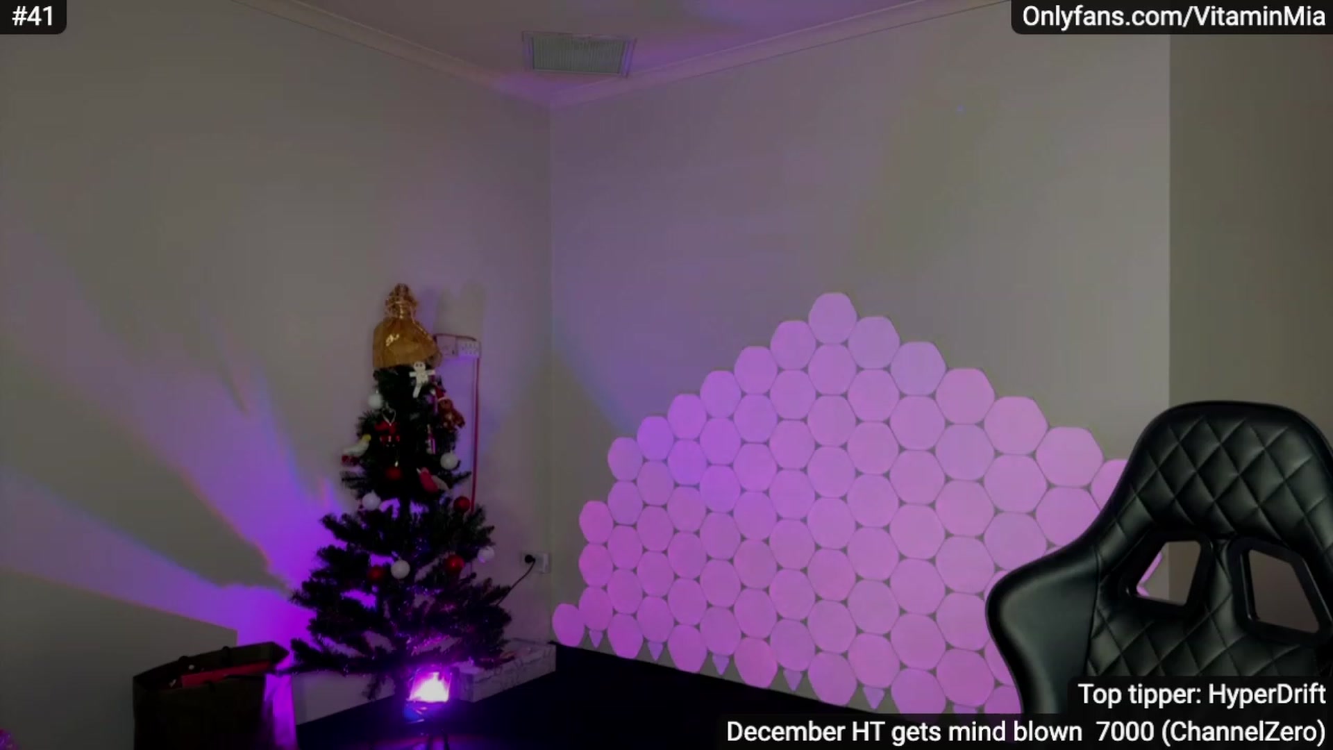 Gallery image thumbnail from MissAustralia's myfreecams stream on, 12/02/2023, 10:20 image 6 of 20