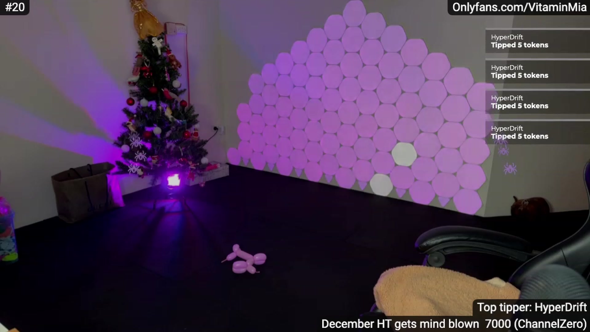 Gallery image thumbnail from MissAustralia's myfreecams stream on, 12/07/2023, 09:24 image 10 of 20