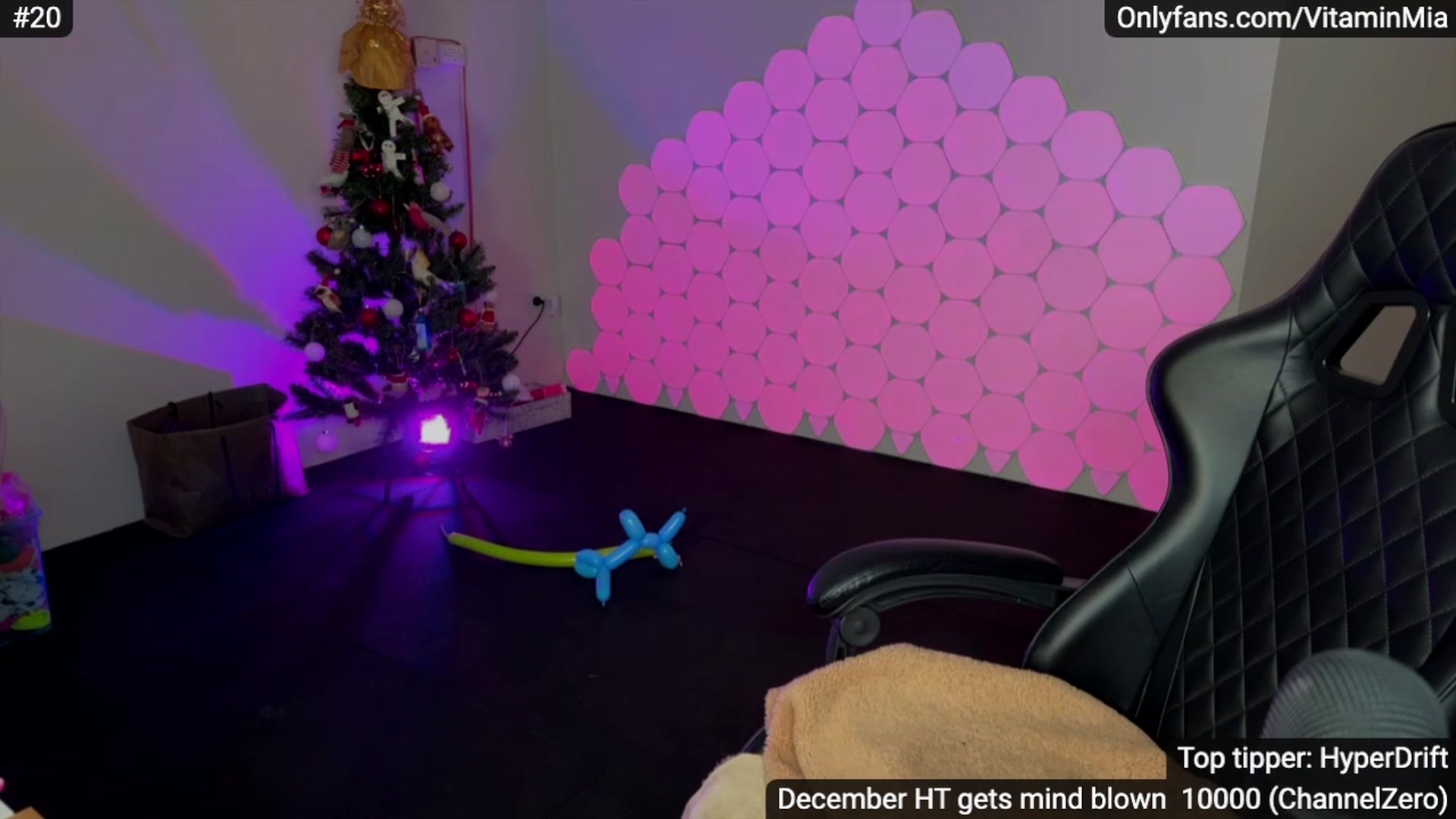Gallery image thumbnail from MissAustralia's myfreecams stream on, 12/10/2023, 10:42 image 18 of 20