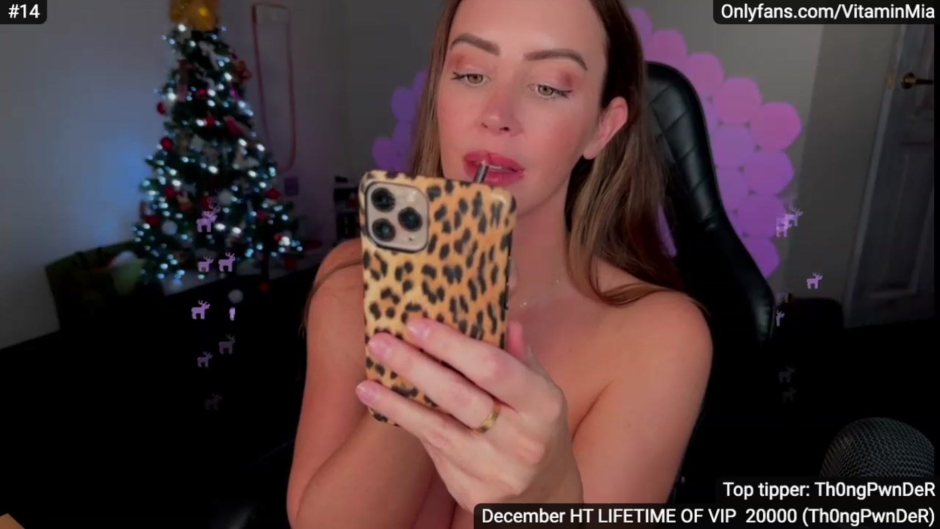 Gallery image thumbnail from MissAustralia's myfreecams stream on, 12/18/2023, 10:04 image 17 of 20