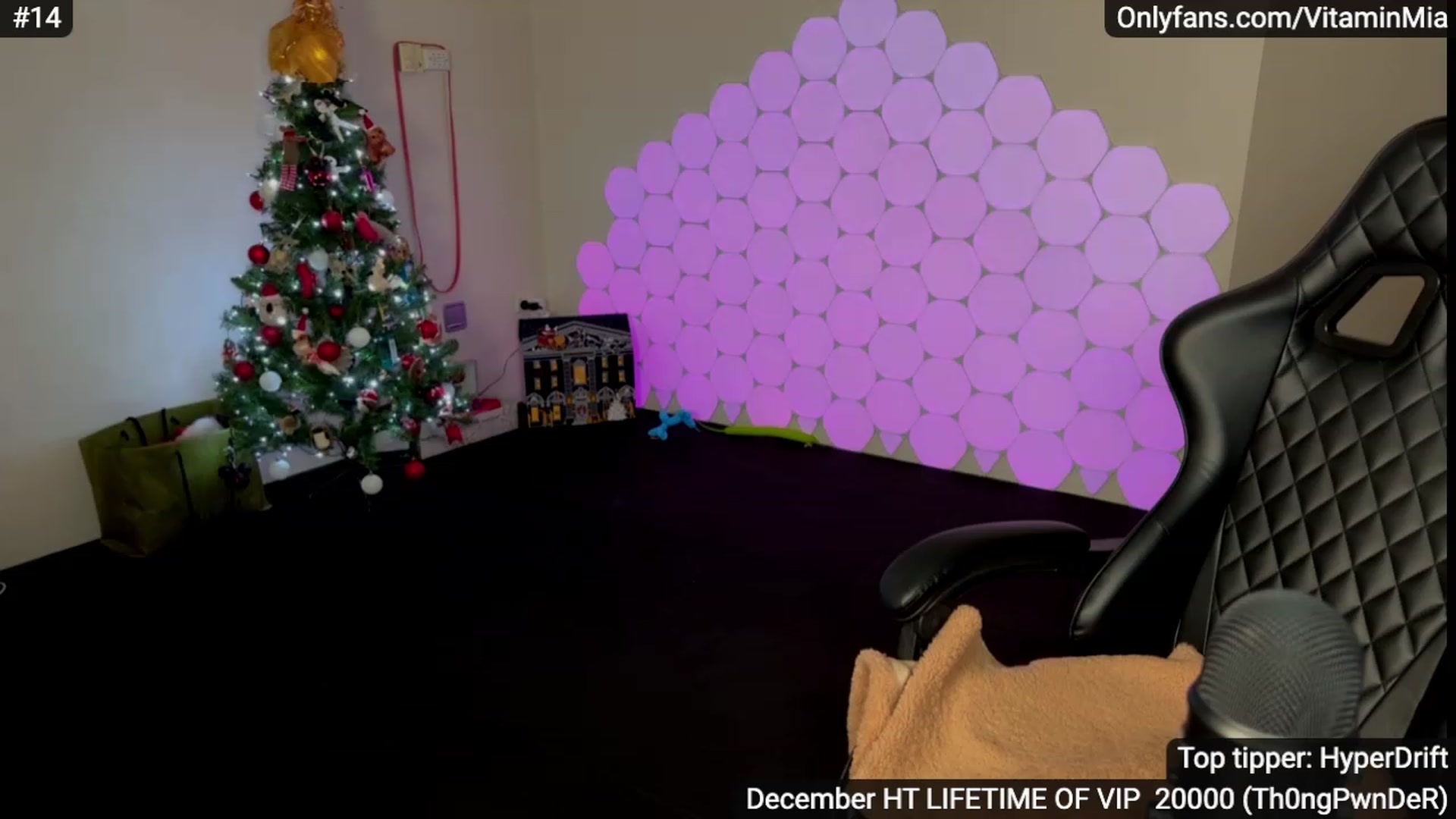 Gallery image thumbnail from MissAustralia's myfreecams stream on, 12/20/2023, 10:35 image 9 of 20