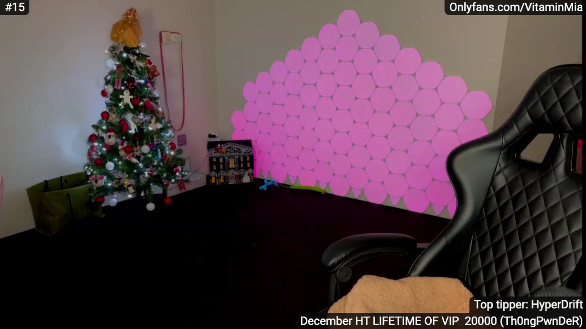 Gallery image thumbnail from MissAustralia's myfreecams stream on, 12/22/2023, 07:57 image 9 of 20