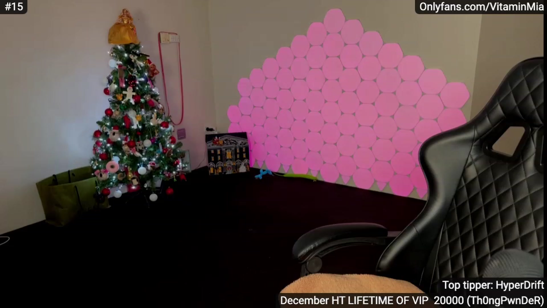 Gallery image thumbnail from MissAustralia's myfreecams stream on, 12/23/2023, 08:13 image 12 of 20