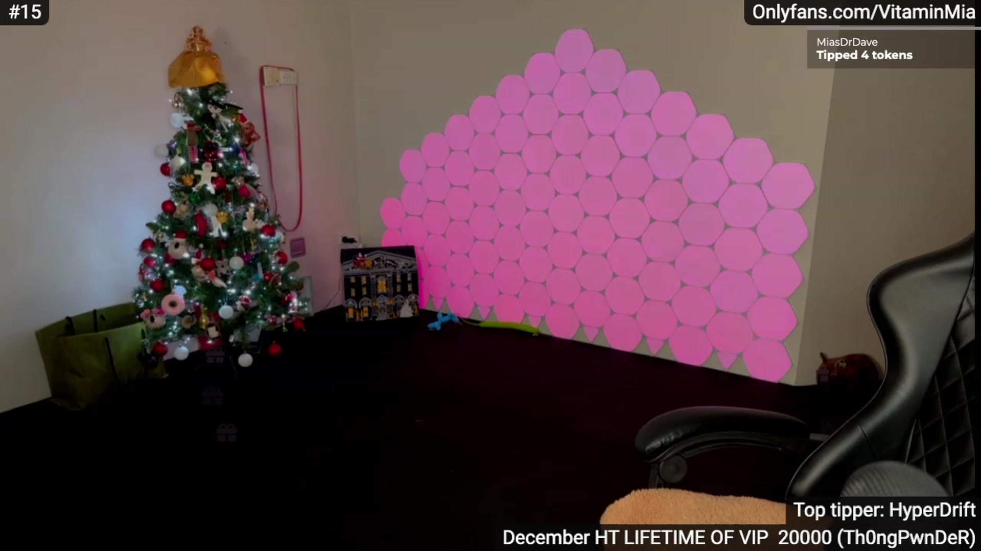 Gallery image thumbnail from MissAustralia's myfreecams stream on, 12/23/2023, 08:42 image 3 of 20