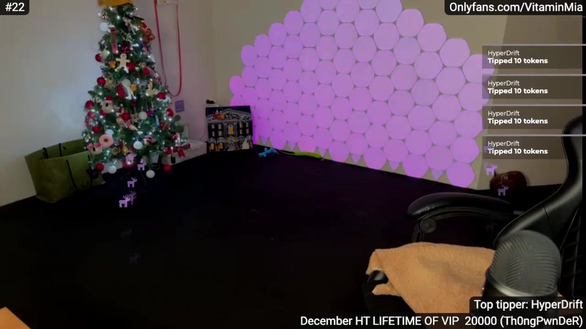 Gallery image thumbnail from MissAustralia's myfreecams stream on, 12/27/2023, 08:52 image 8 of 20