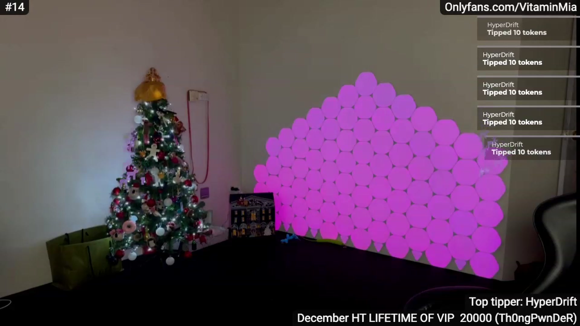 Gallery image thumbnail from MissAustralia's myfreecams stream on, 12/27/2023, 10:53 image 12 of 20