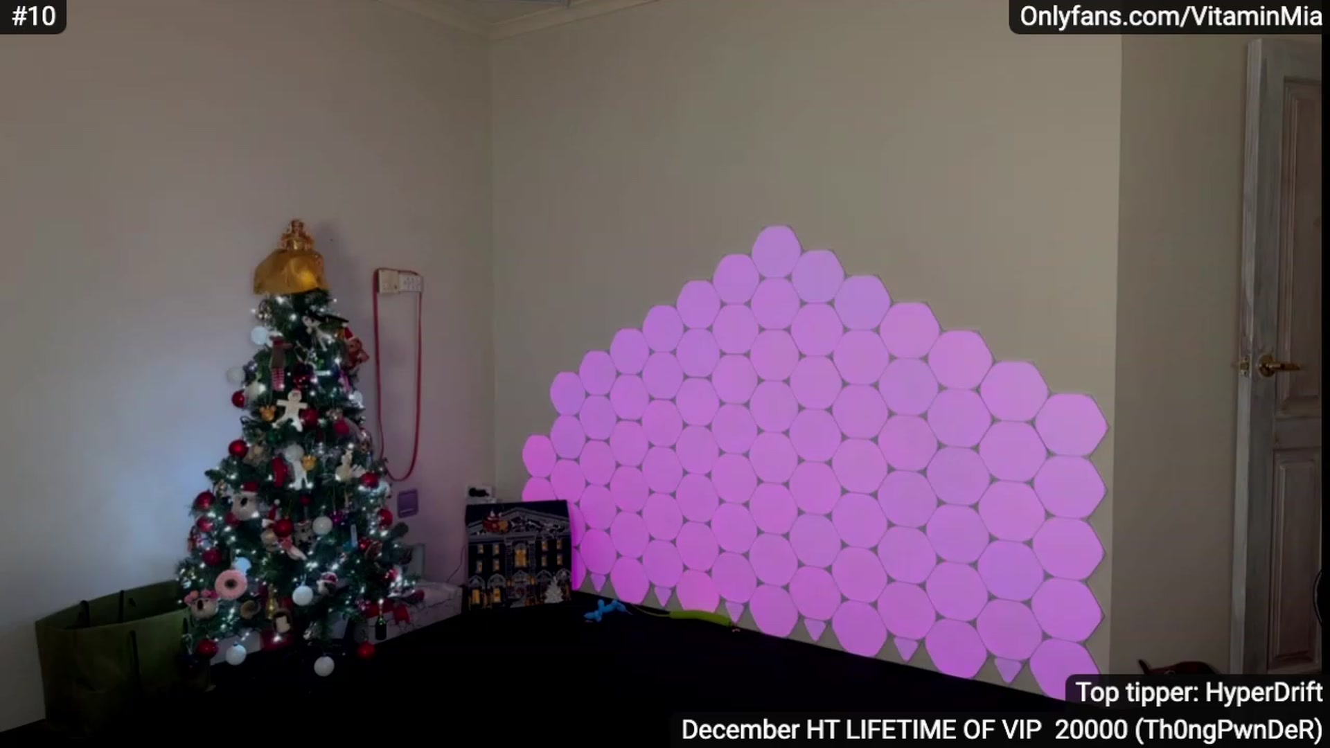 Gallery image thumbnail from MissAustralia's myfreecams stream on, 12/28/2023, 06:34 image 20 of 20