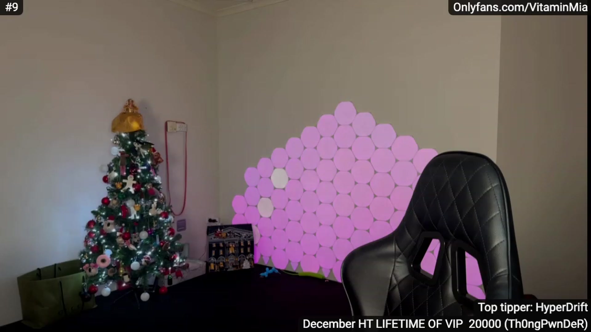 Gallery image thumbnail from MissAustralia's myfreecams stream on, 12/28/2023, 12:05 image 12 of 20