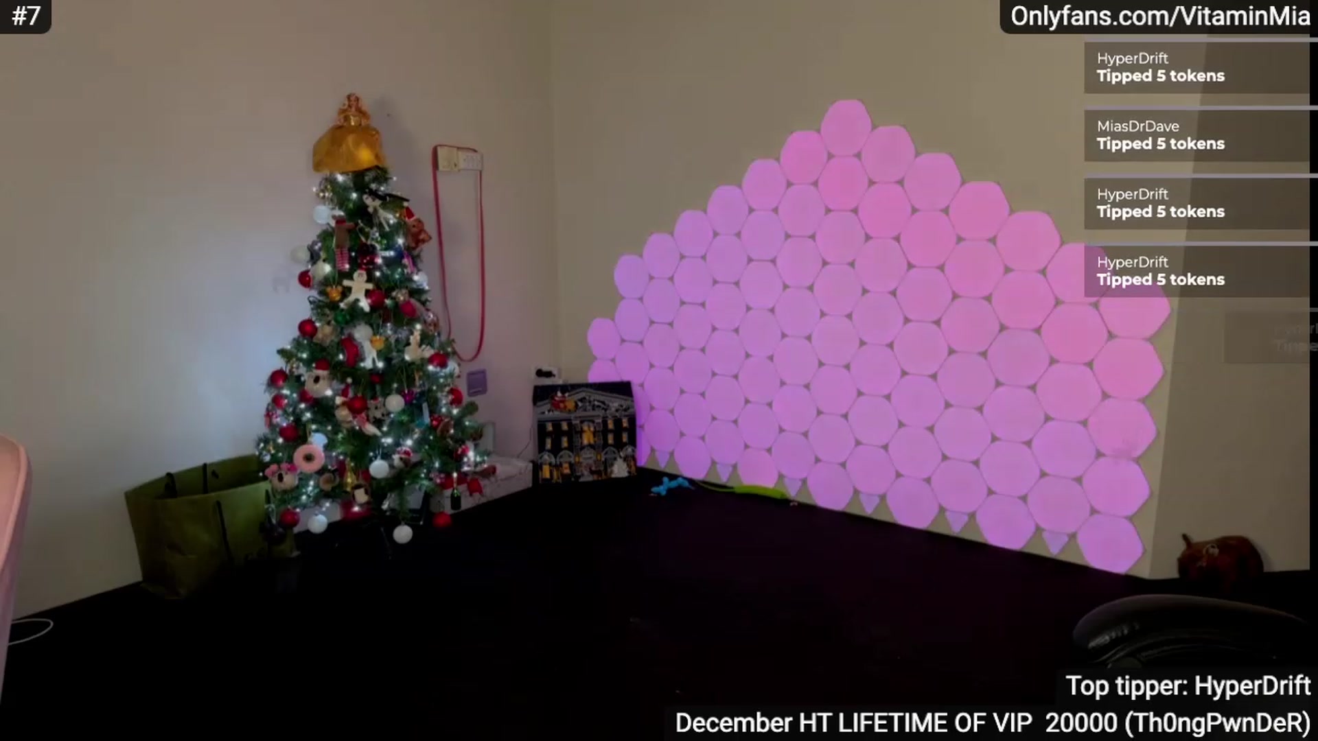 Gallery image thumbnail from MissAustralia's myfreecams stream on, 12/30/2023, 09:17 image 8 of 20