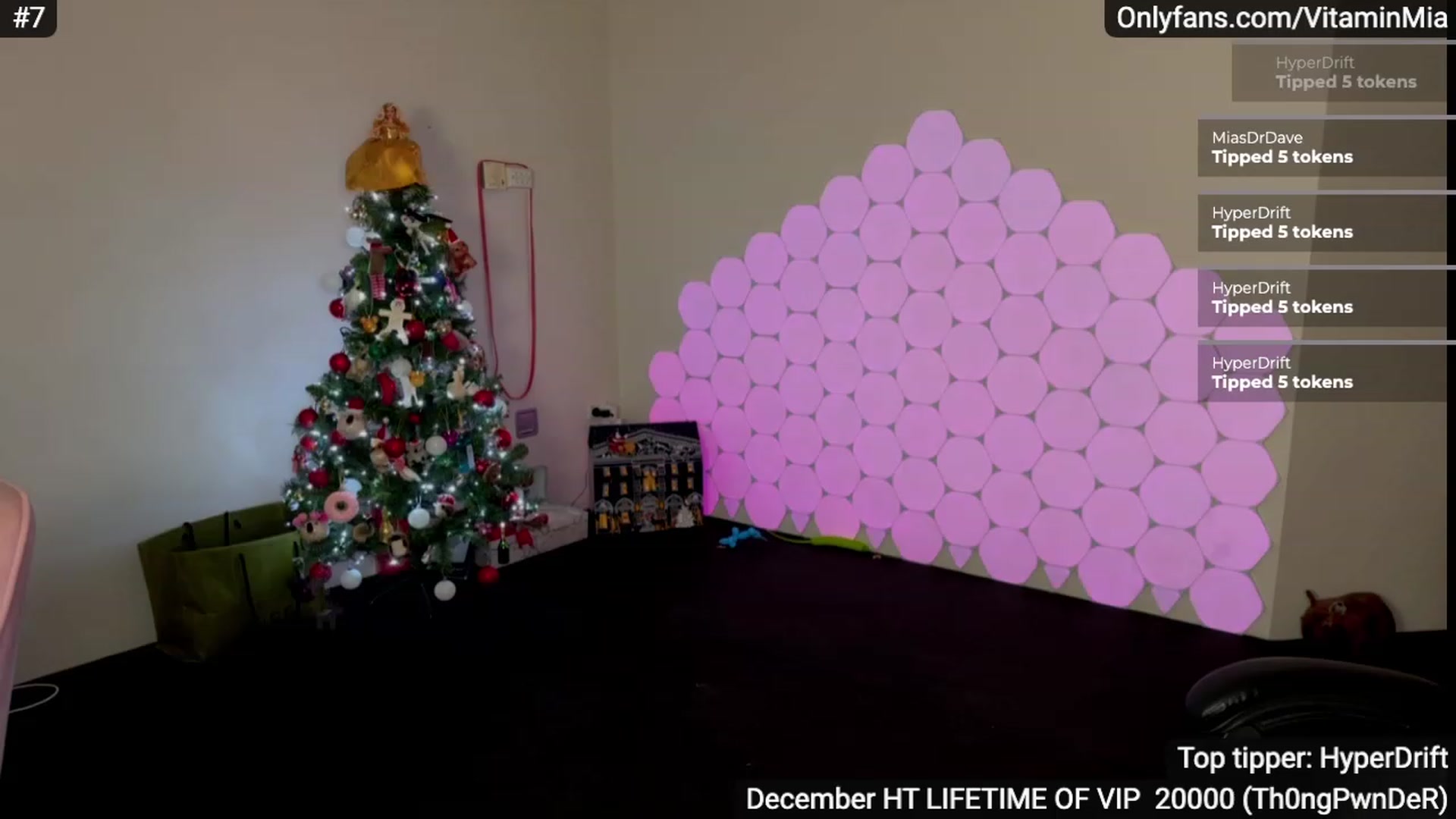 Gallery image thumbnail from MissAustralia's myfreecams stream on, 12/30/2023, 09:17 image 7 of 20
