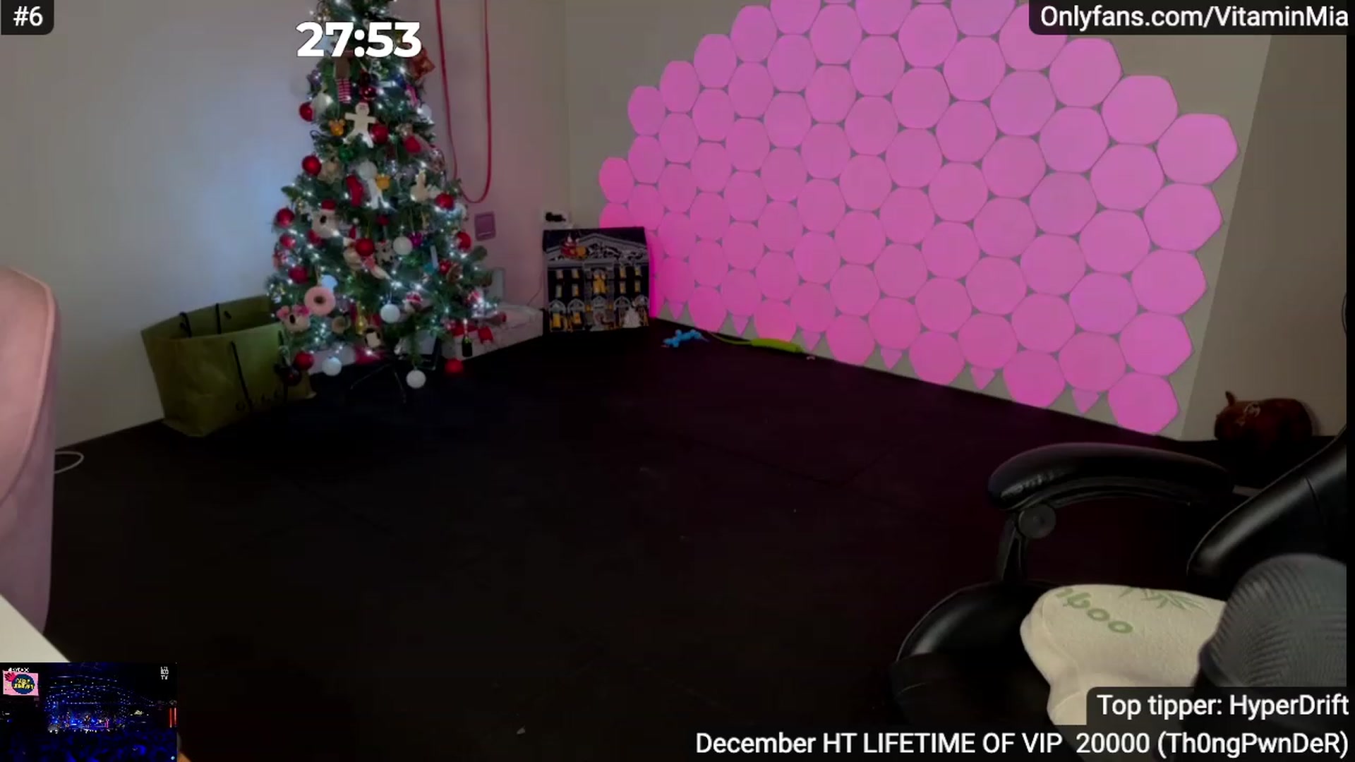 Gallery image thumbnail from MissAustralia's myfreecams stream on, 12/31/2023, 13:25 image 14 of 20