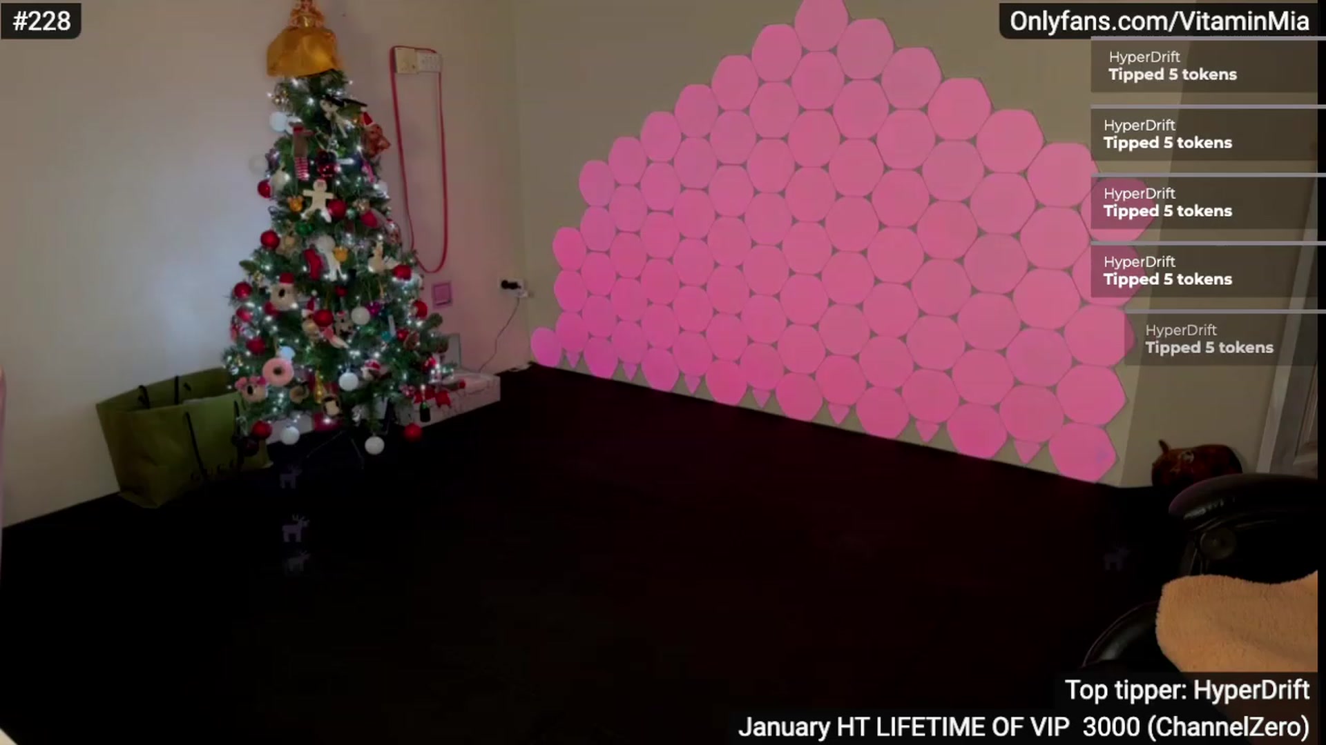 Gallery image thumbnail from MissAustralia's myfreecams stream on, 01/03/2024, 09:26 image 18 of 20