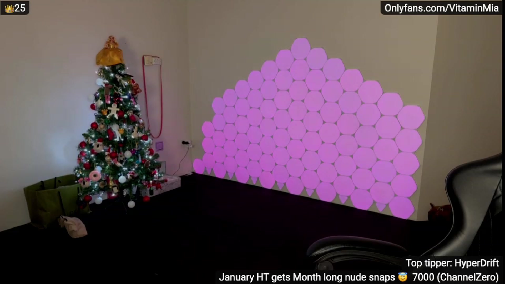 Gallery image thumbnail from MissAustralia's myfreecams stream on, 01/15/2024, 09:00 image 17 of 20
