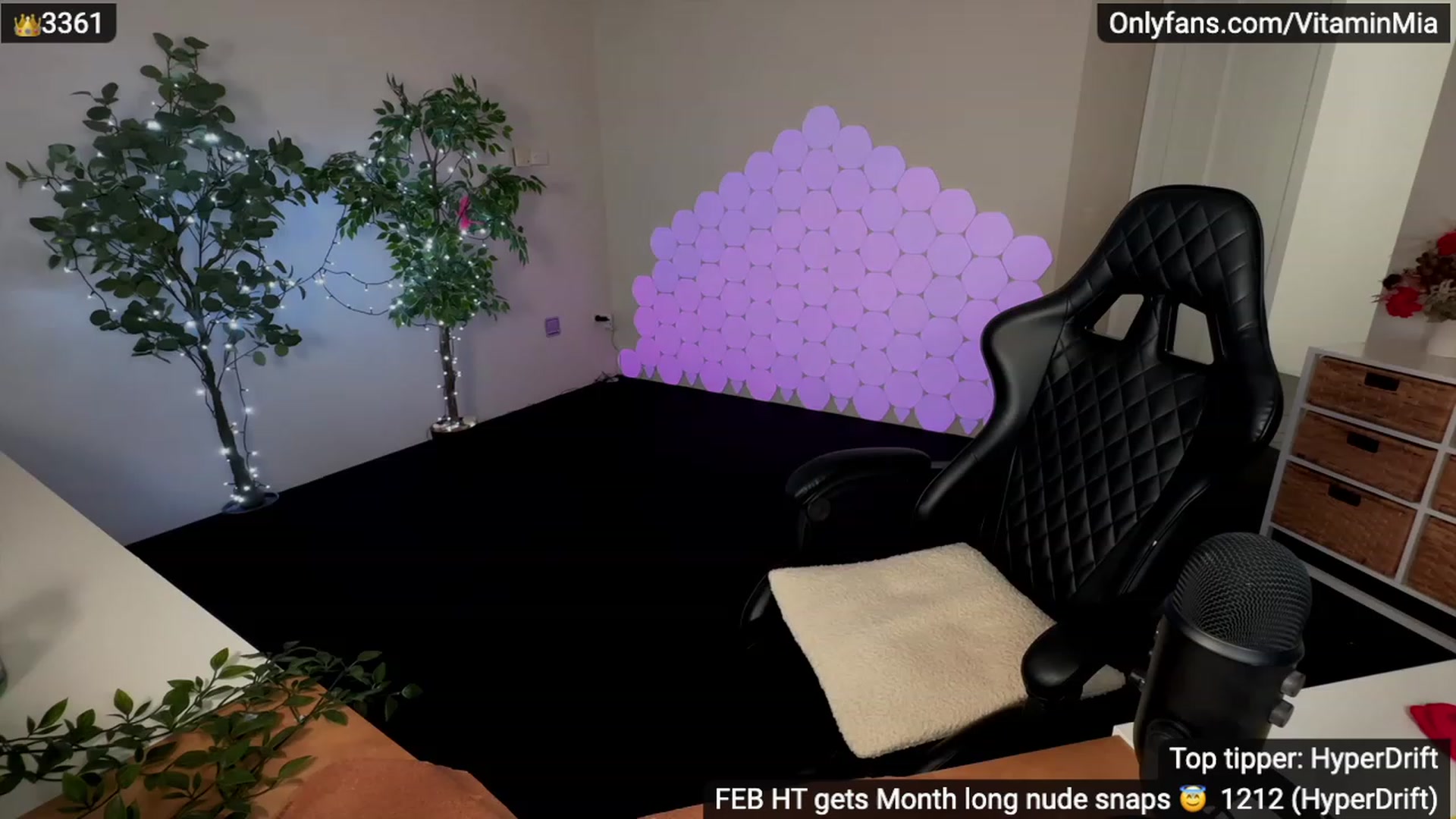 Gallery image thumbnail from MissAustralia's myfreecams stream on, 03/13/2024, 06:49 image 4 of 20