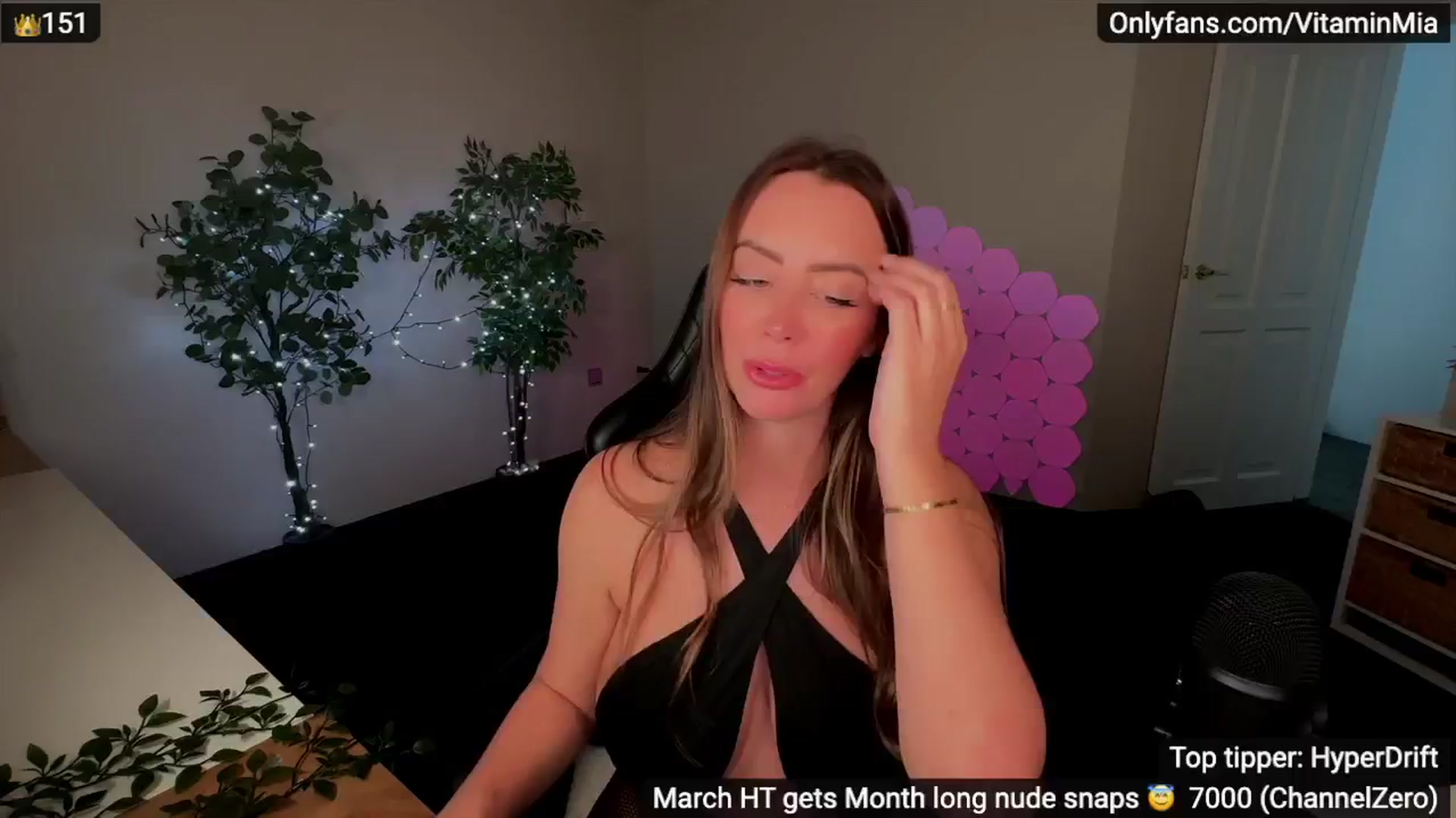 Gallery image thumbnail from MissAustralia's myfreecams stream on, 03/19/2024, 09:27 image 4 of 20