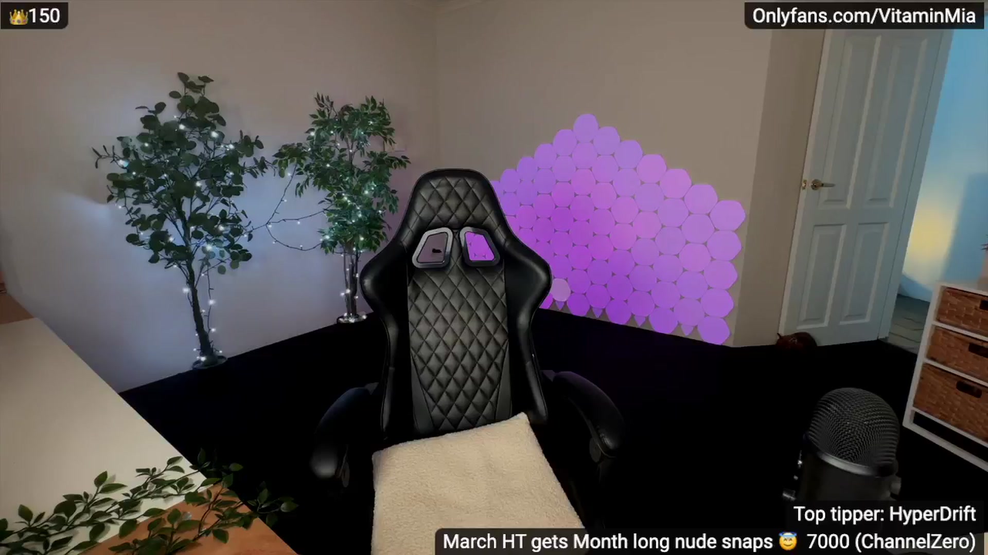Gallery image thumbnail from MissAustralia's myfreecams stream on, 03/19/2024, 09:27 image 6 of 20