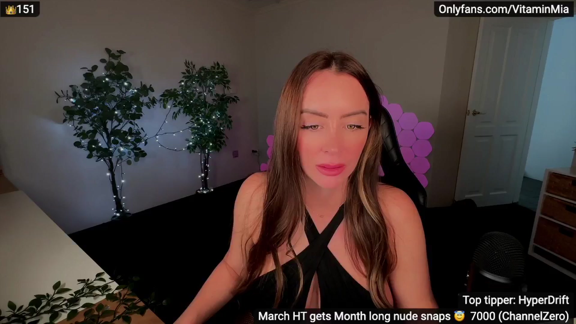 Gallery image thumbnail from MissAustralia's myfreecams stream on, 03/19/2024, 09:27 image 3 of 20