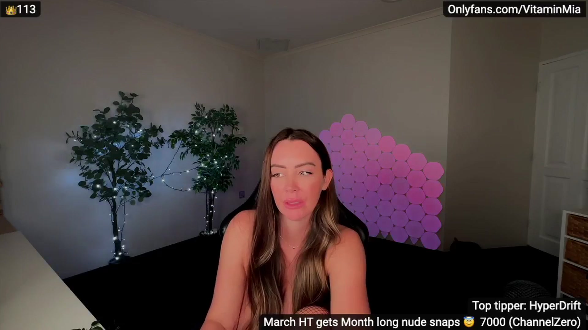 Gallery image thumbnail from MissAustralia's myfreecams stream on, 03/19/2024, 11:11 image 6 of 20