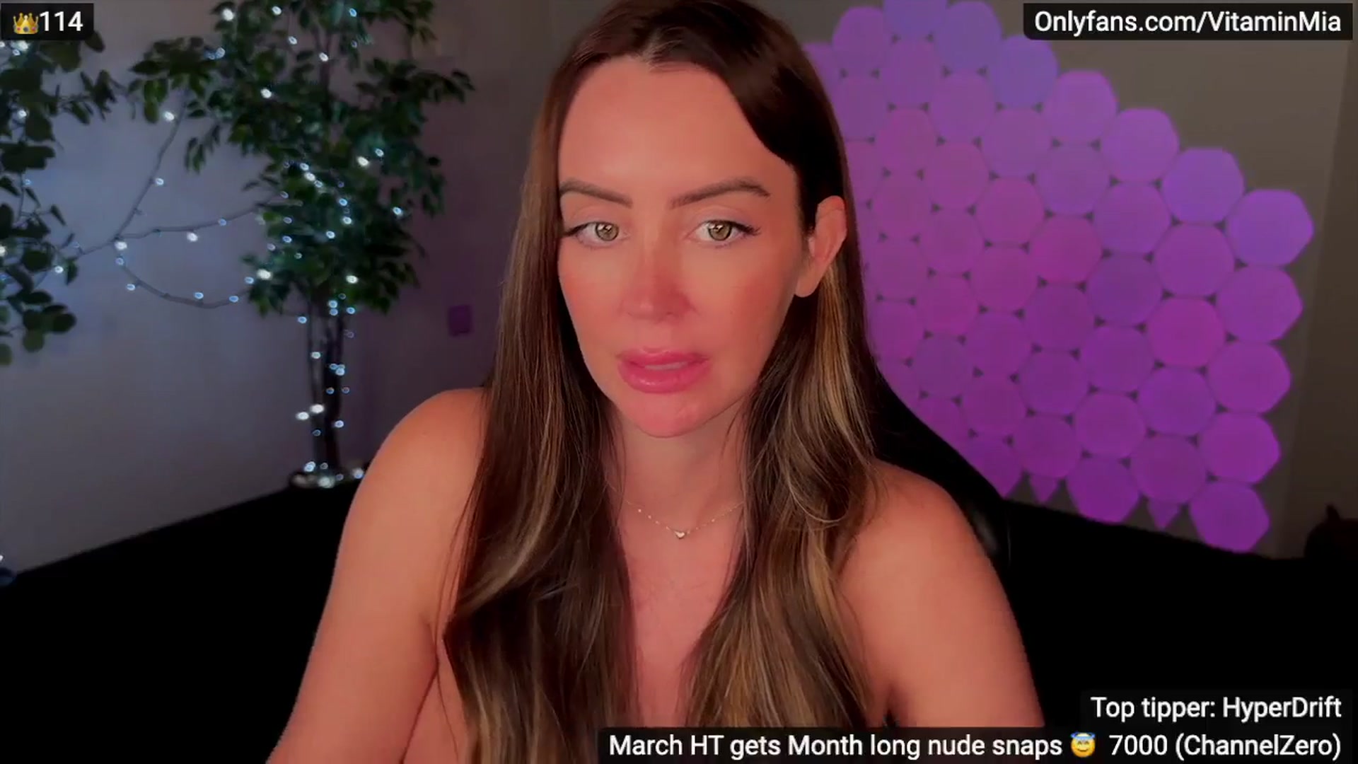 Gallery image thumbnail from MissAustralia's myfreecams stream on, 03/19/2024, 11:11 image 17 of 20