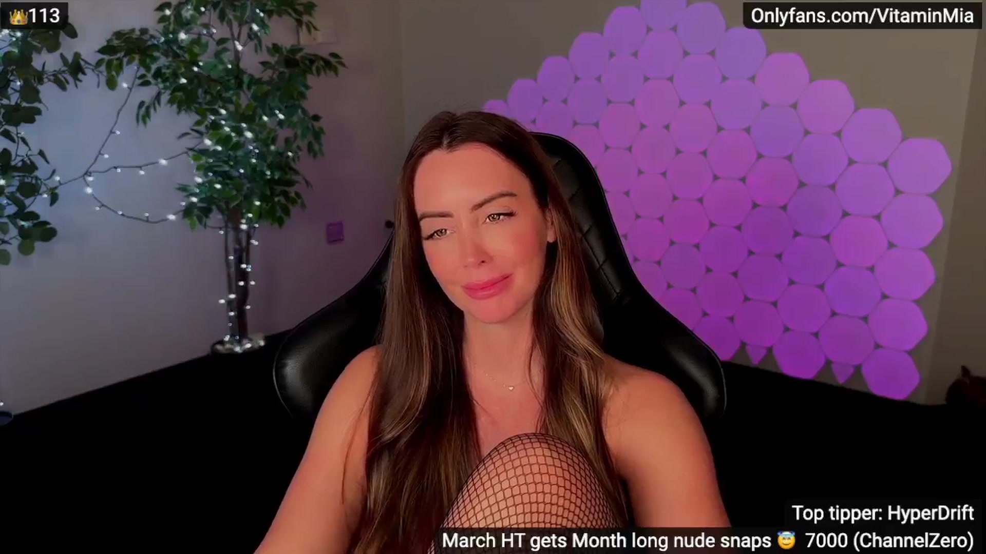 Gallery image thumbnail from MissAustralia's myfreecams stream on, 03/19/2024, 11:11 image 13 of 20