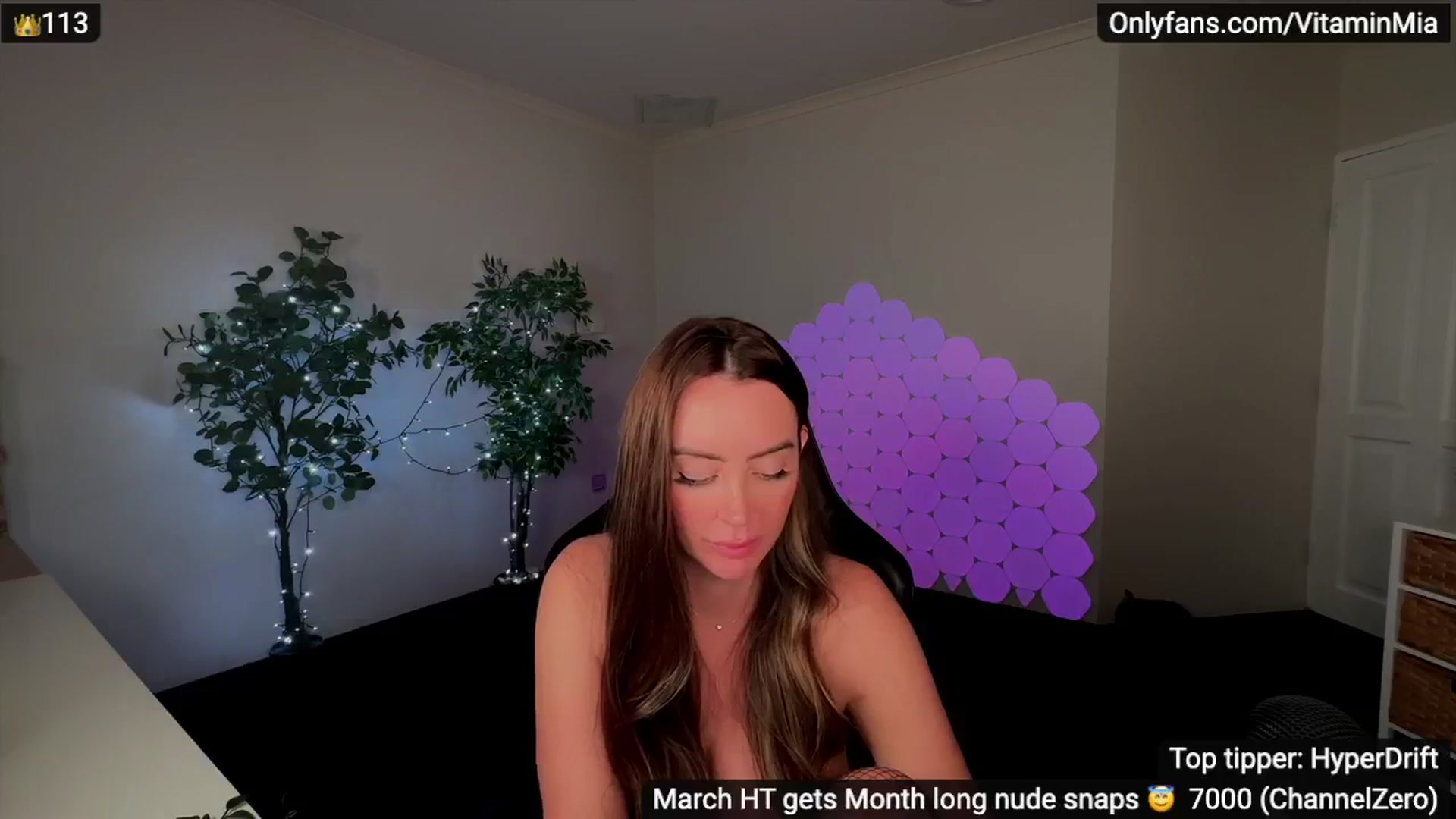 Gallery image thumbnail from MissAustralia's myfreecams stream on, 03/19/2024, 11:11 image 5 of 20