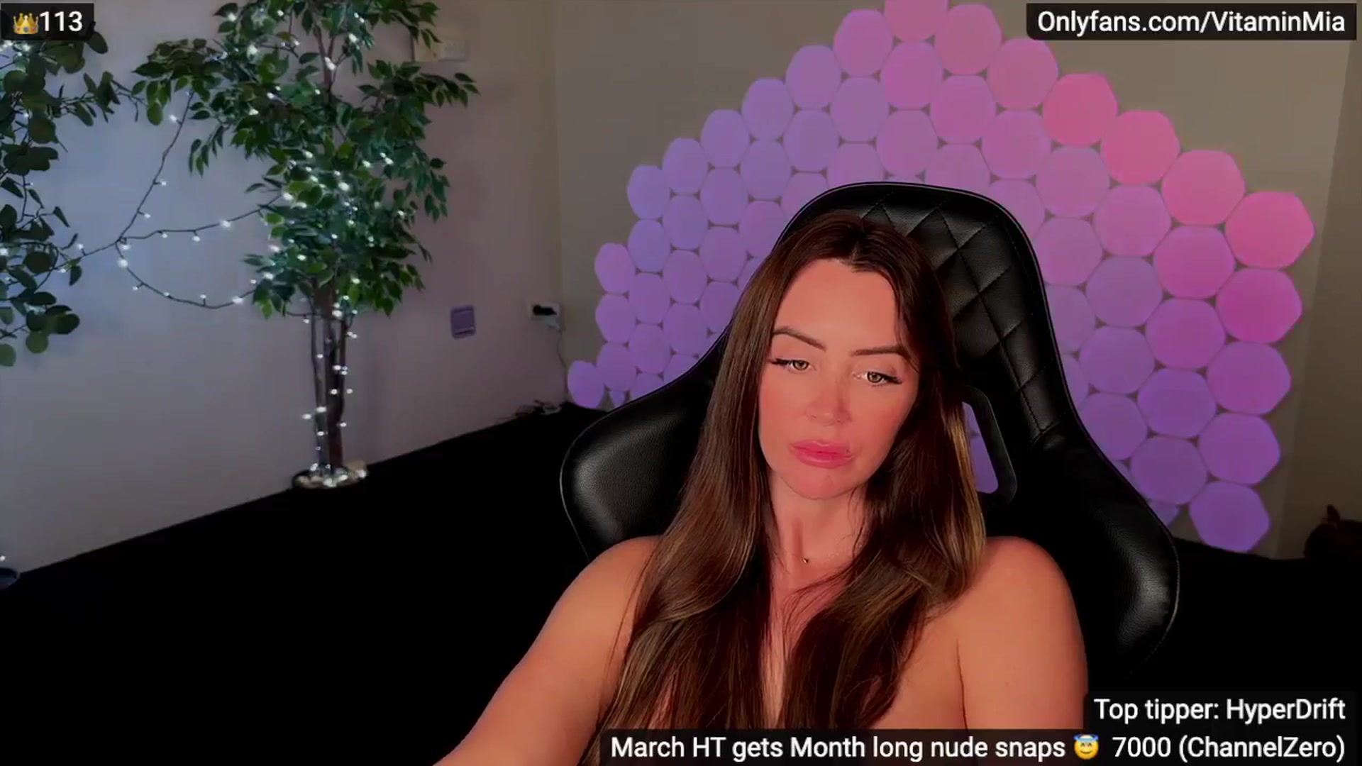 Gallery image thumbnail from MissAustralia's myfreecams stream on, 03/19/2024, 11:11 image 10 of 20