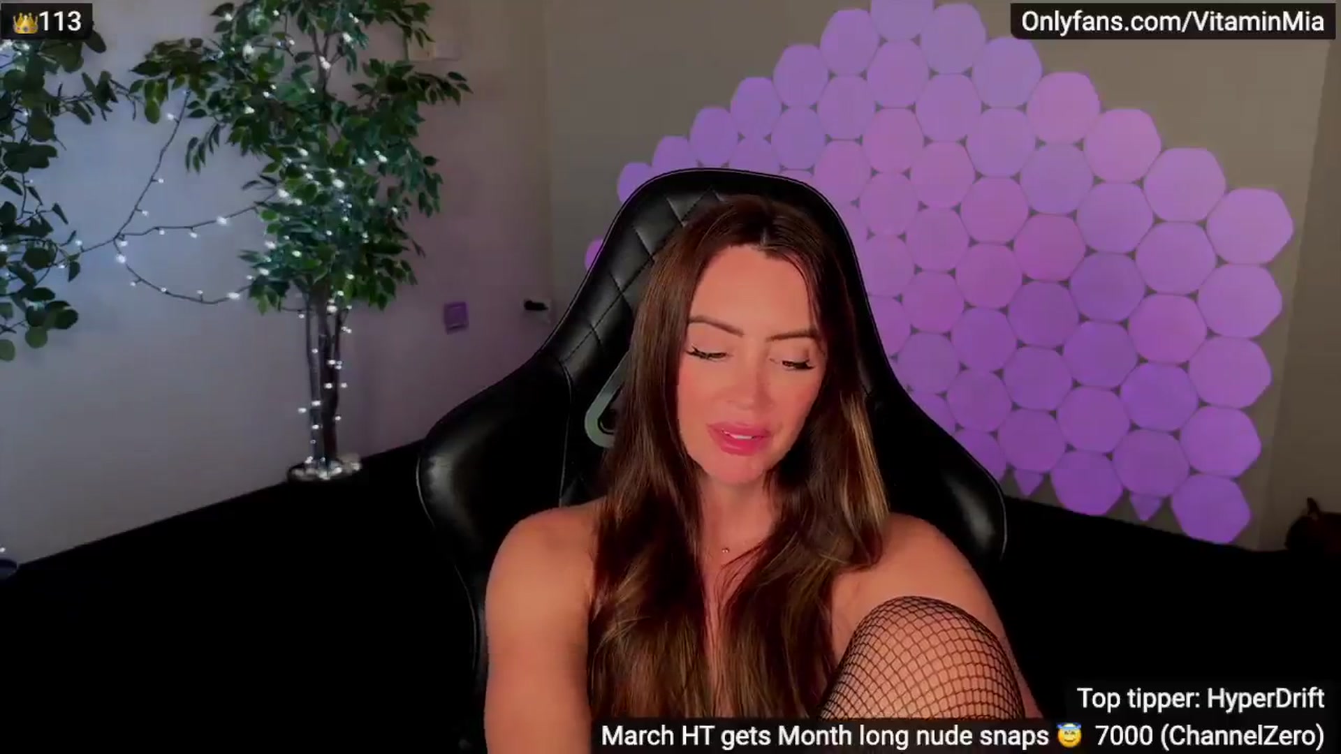 Gallery image thumbnail from MissAustralia's myfreecams stream on, 03/19/2024, 11:11 image 11 of 20