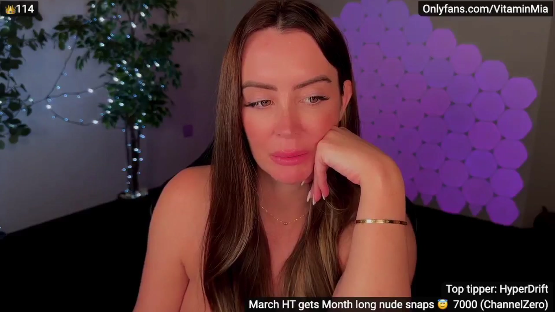Gallery image thumbnail from MissAustralia's myfreecams stream on, 03/19/2024, 11:11 image 16 of 20