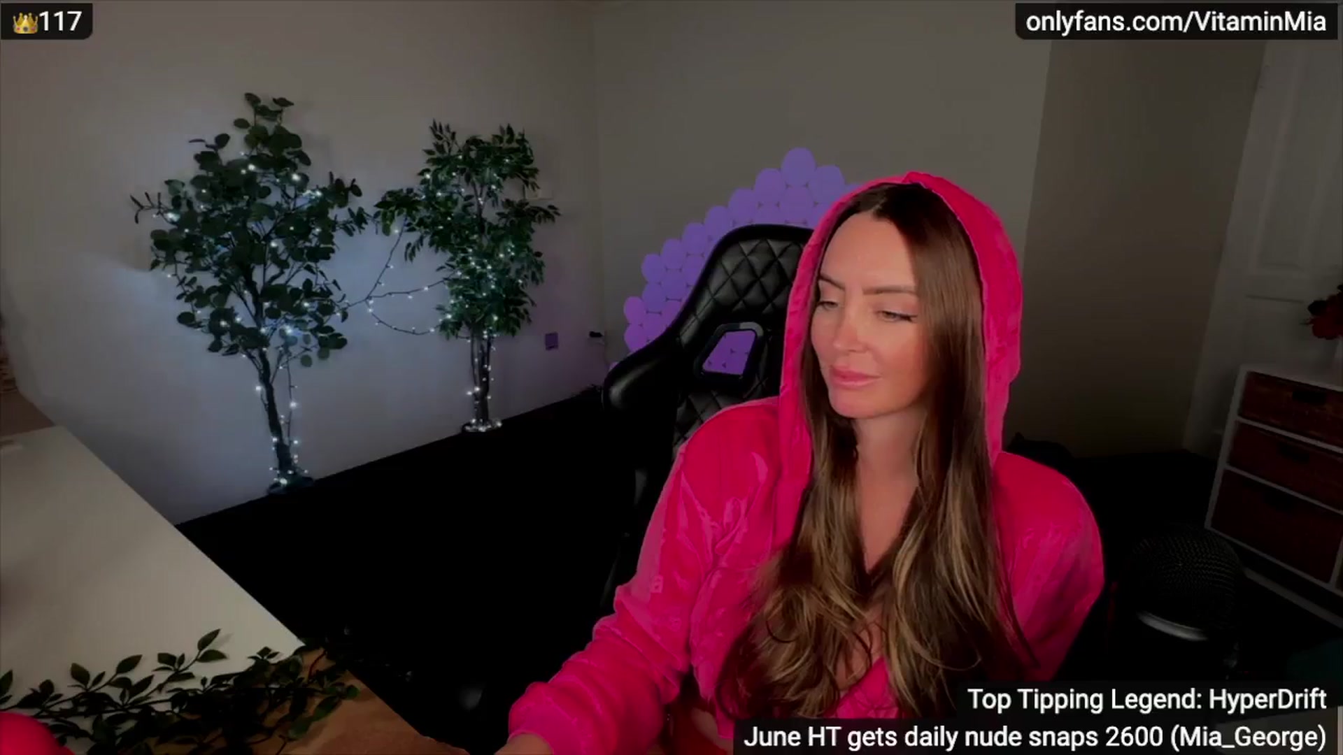 Gallery image thumbnail from MissAustralia's myfreecams stream on, 06/21/2024, 10:04 image 6 of 20