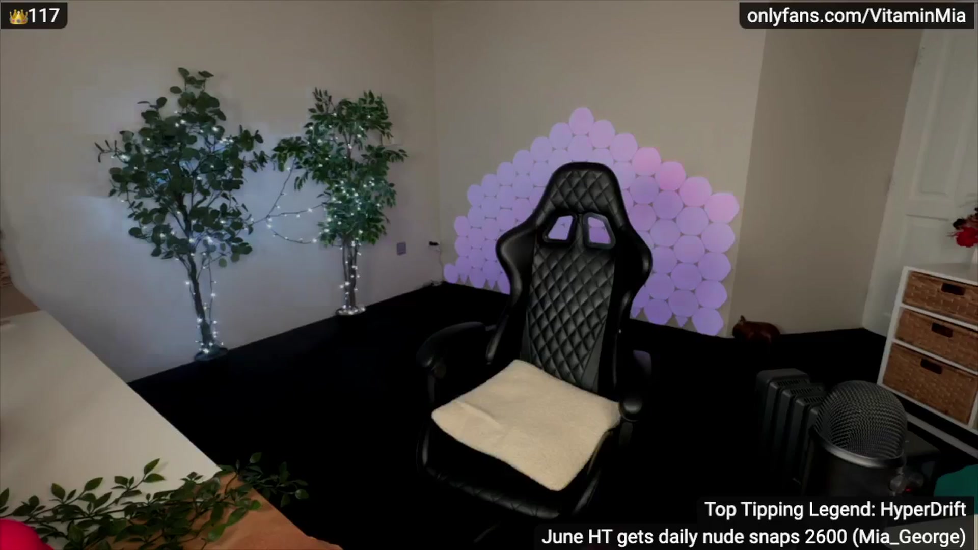 Gallery image thumbnail from MissAustralia's myfreecams stream on, 06/21/2024, 10:04 image 5 of 20