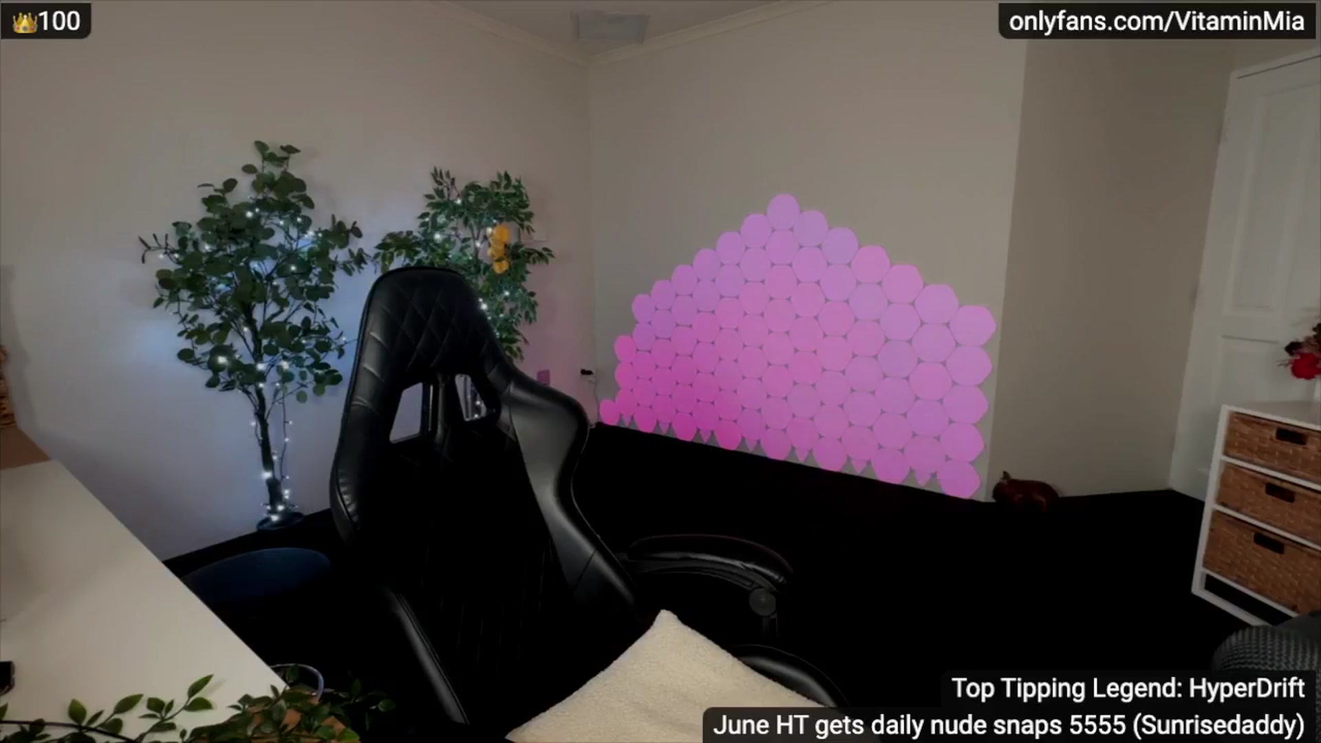 Gallery image thumbnail from MissAustralia's myfreecams stream on, 06/22/2024, 09:23 image 19 of 20