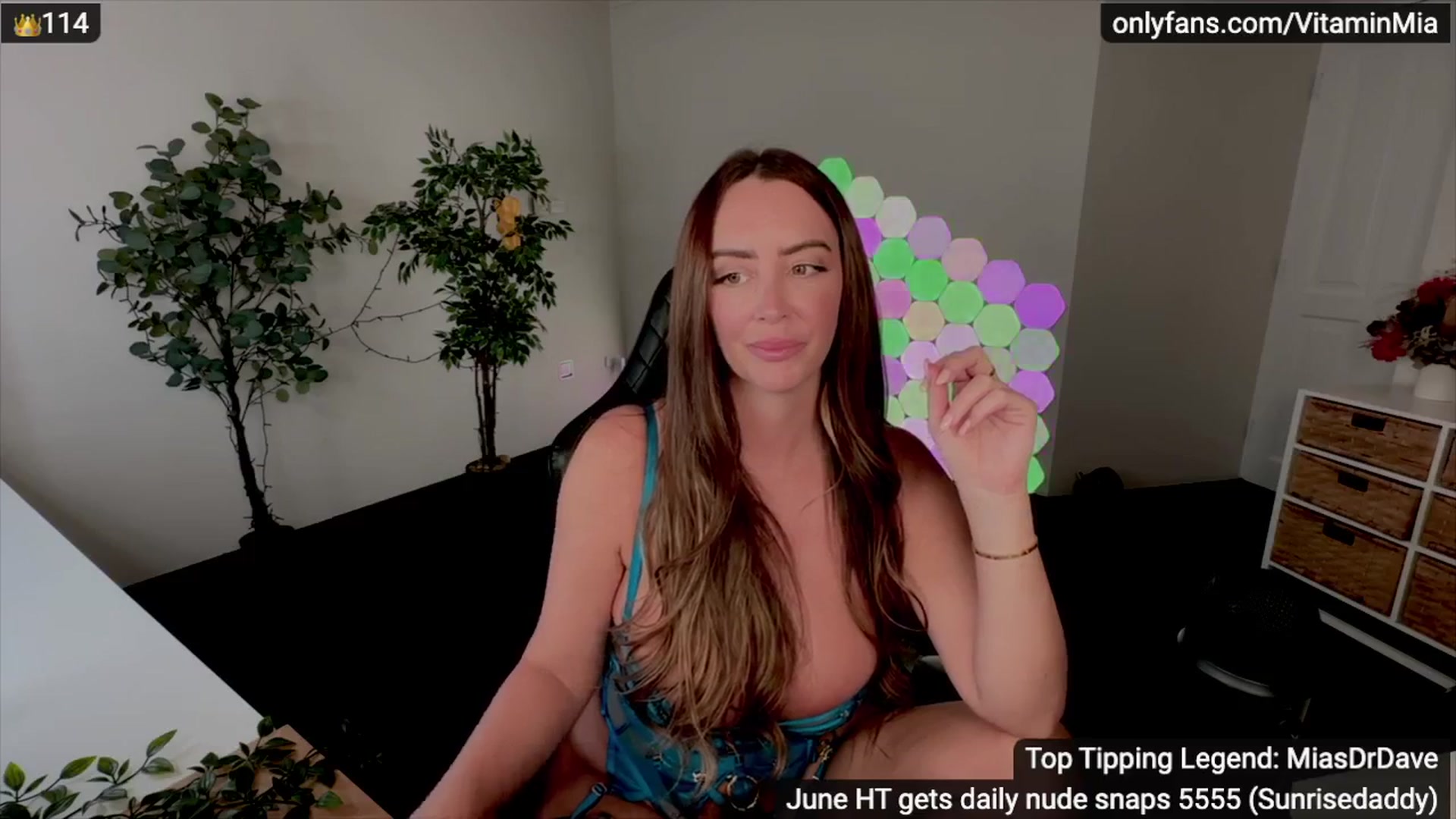 Gallery image thumbnail from MissAustralia's myfreecams stream on, 06/24/2024, 10:37 image 3 of 20