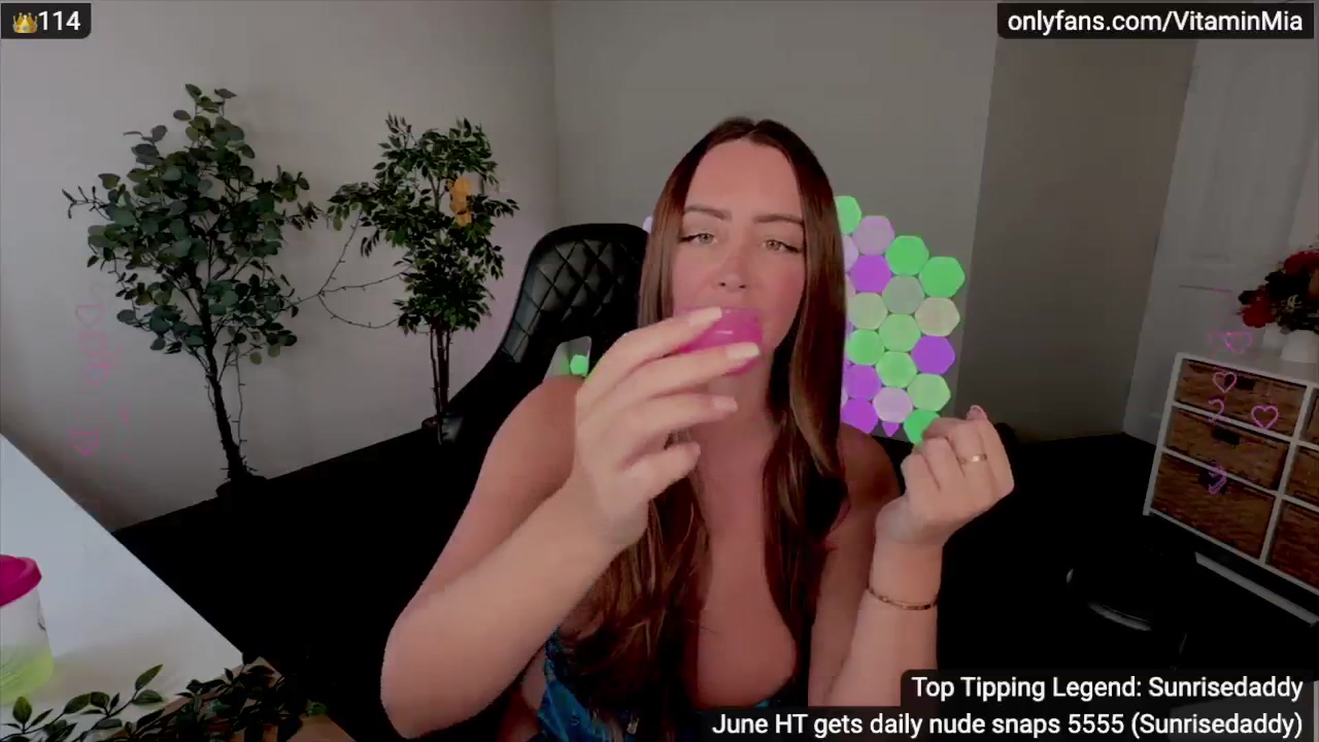 Gallery image thumbnail from MissAustralia's myfreecams stream on, 06/24/2024, 10:37 image 4 of 20