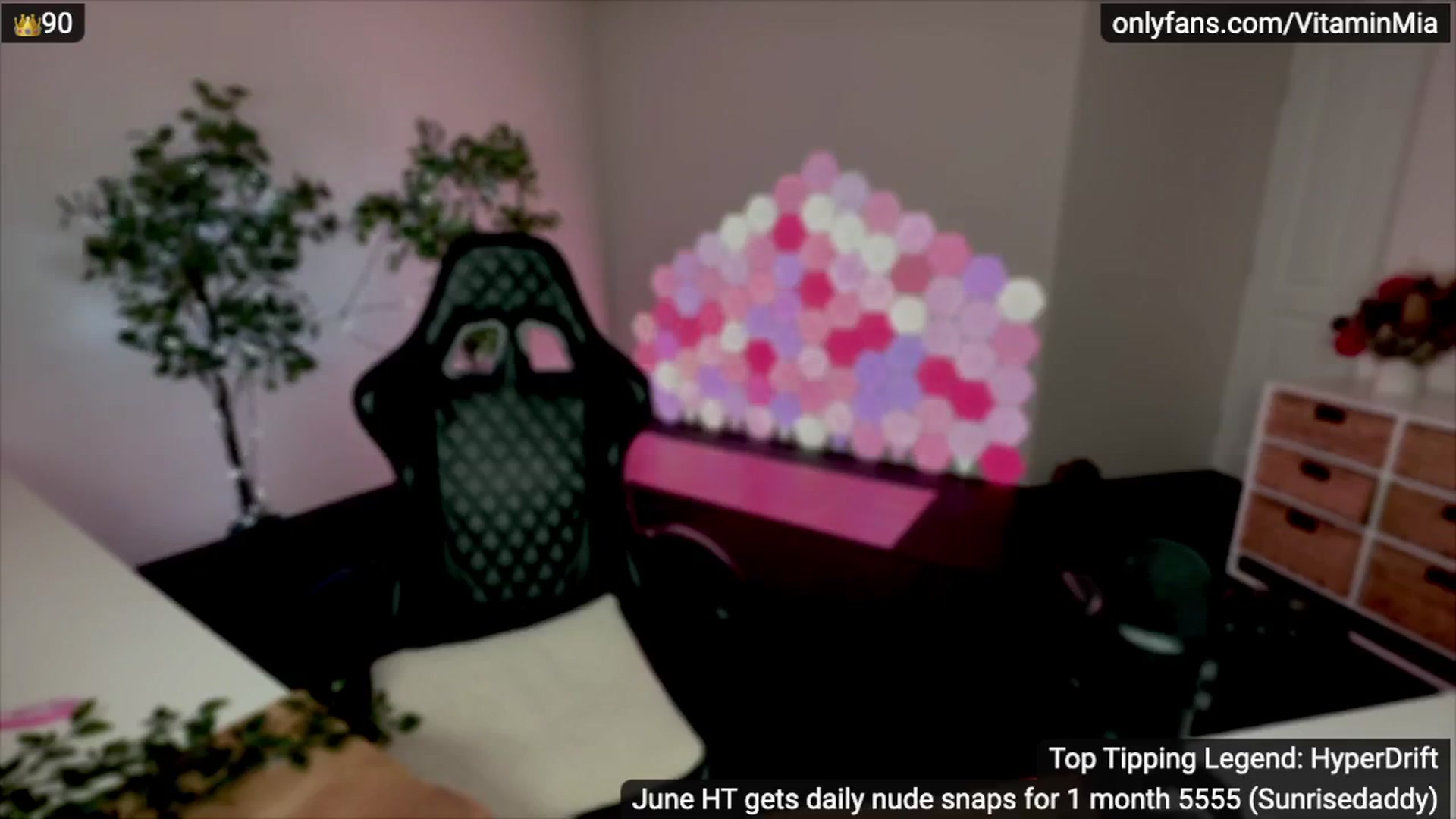 Gallery image thumbnail from MissAustralia's myfreecams stream on, 06/26/2024, 08:46 image 15 of 20