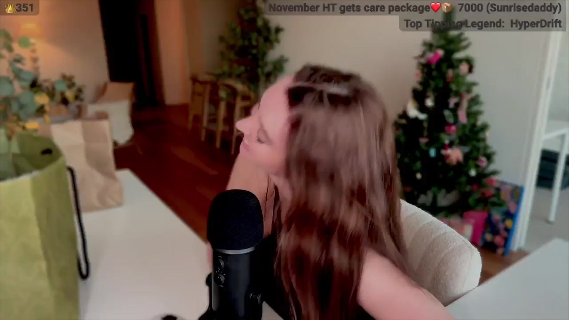 Gallery image thumbnail from MissAustralia's myfreecams stream on, 11/21/2024, 10:39 image 14 of 20