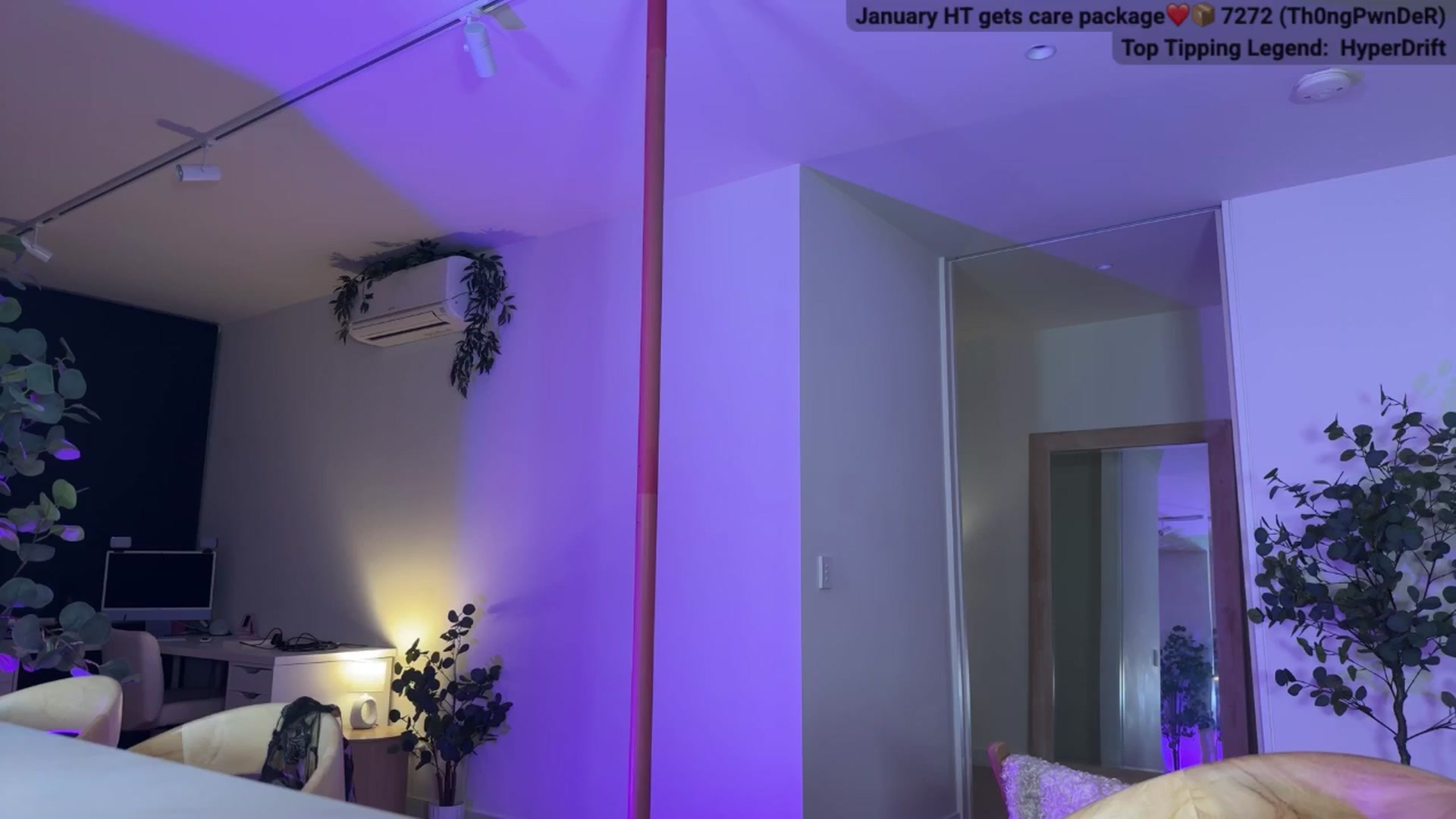 Gallery image thumbnail from MissAustralia's myfreecams stream on, 01/17/2025, 11:54 image 1 of 20