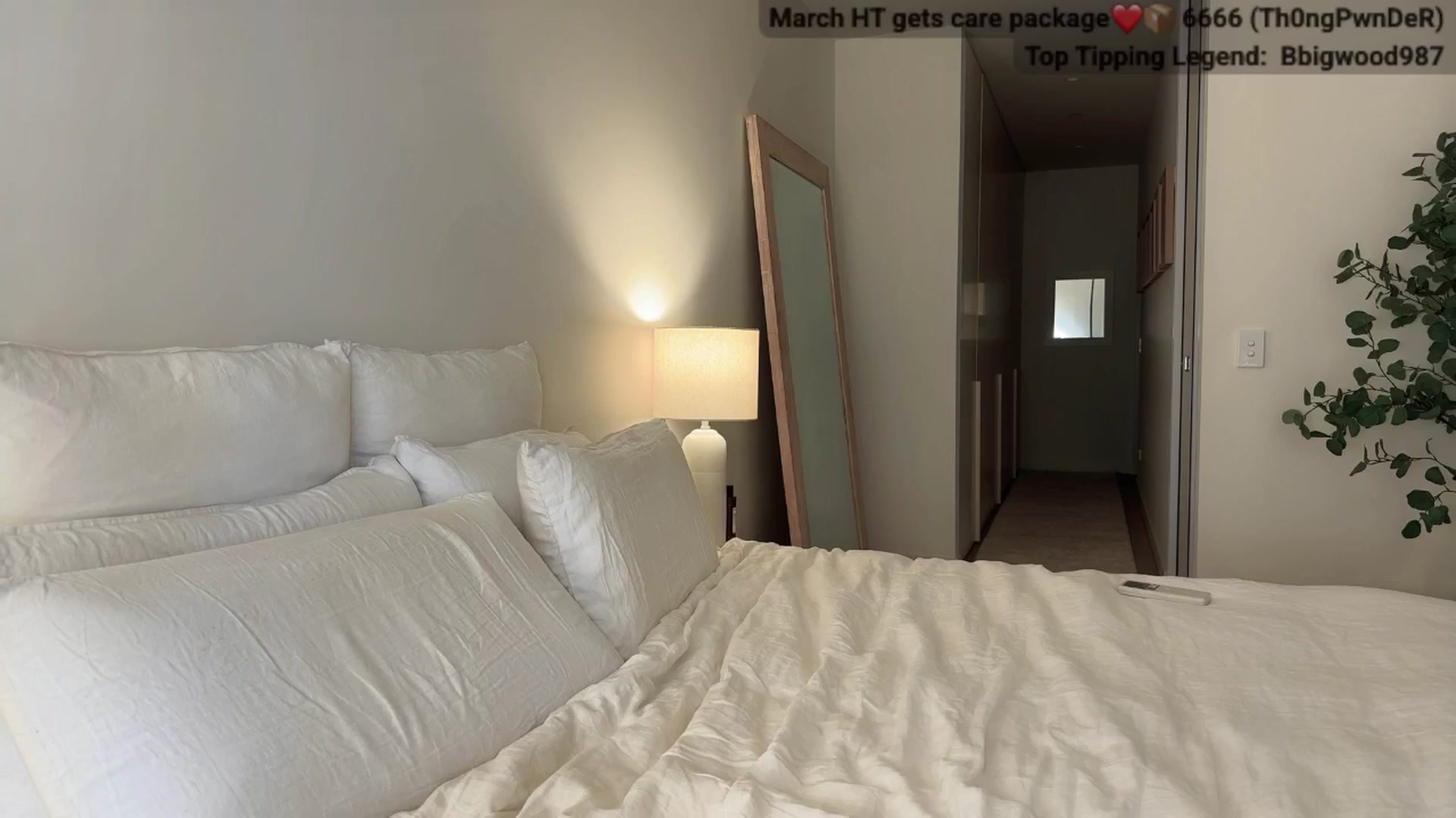 Gallery image thumbnail from MissAustralia's myfreecams stream on, 03/17/2025, 06:53 image 2 of 20