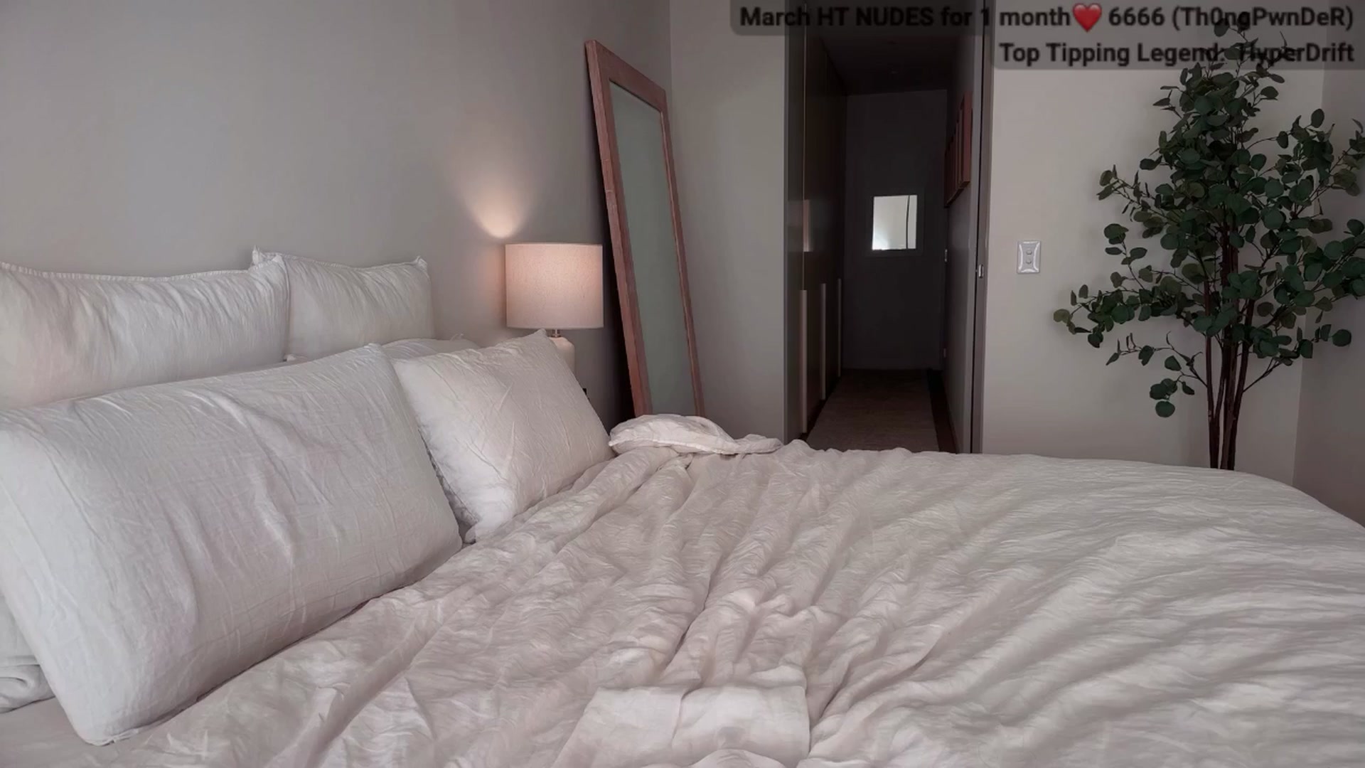 Gallery image thumbnail from MissAustralia's myfreecams stream on, 03/27/2025, 07:26 image 13 of 20