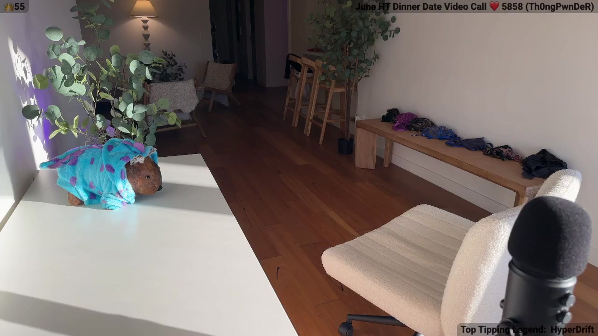 Gallery image thumbnail from MissAustralia's myfreecams stream on, 06/20/2025, 09:27 image 4 of 20