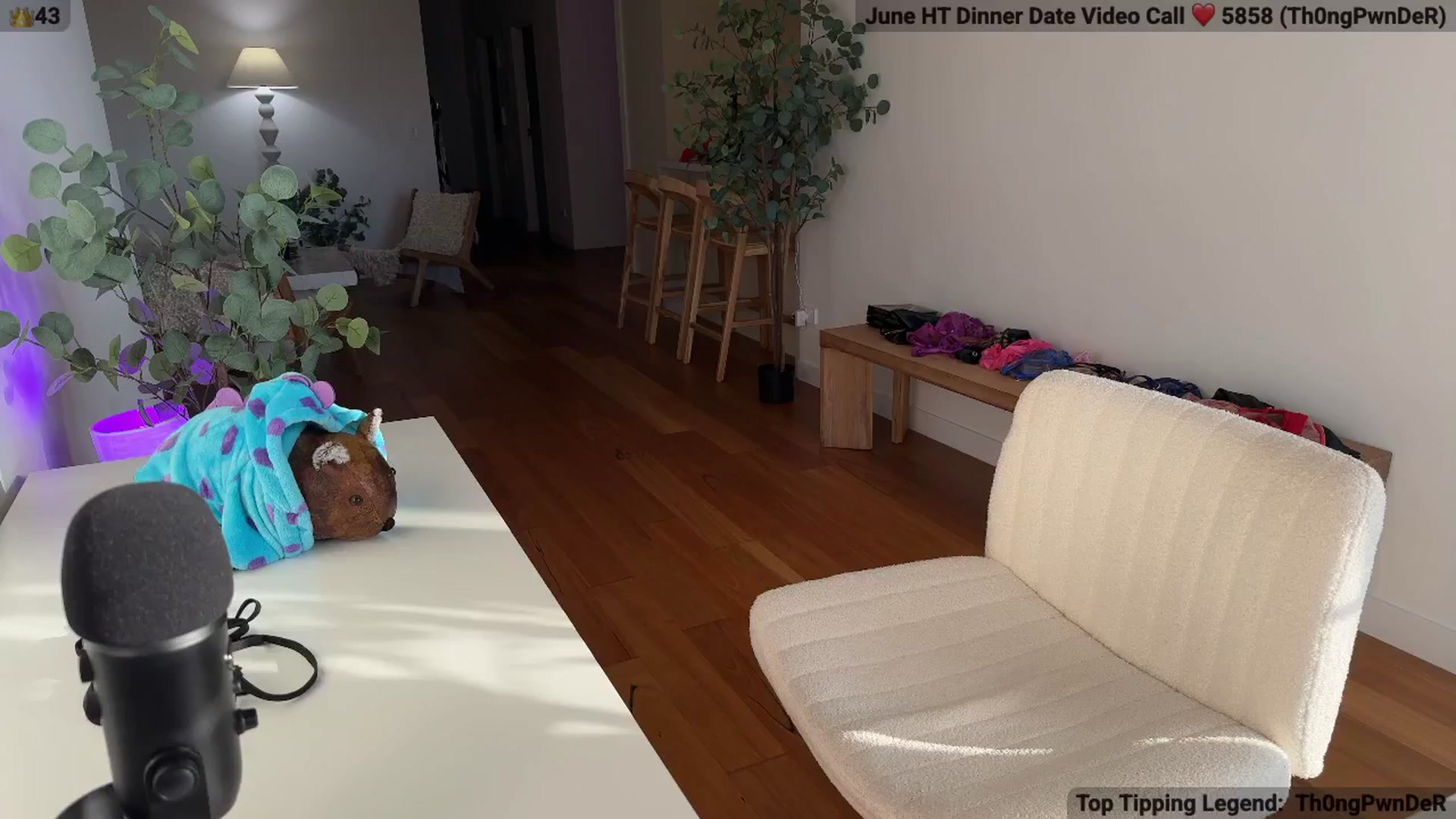 Gallery image thumbnail from MissAustralia's myfreecams stream on, 06/28/2025, 07:11 image 11 of 20
