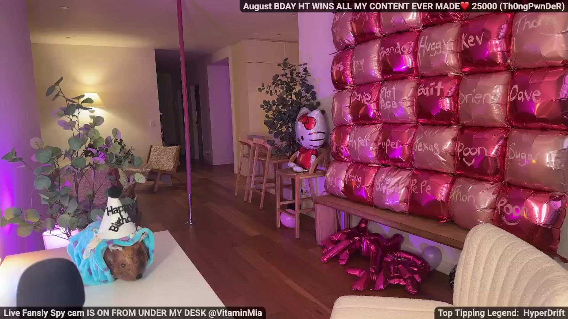 Gallery image thumbnail from MissAustralia's myfreecams stream on, 08/25/2025, 07:23 image 4 of 20