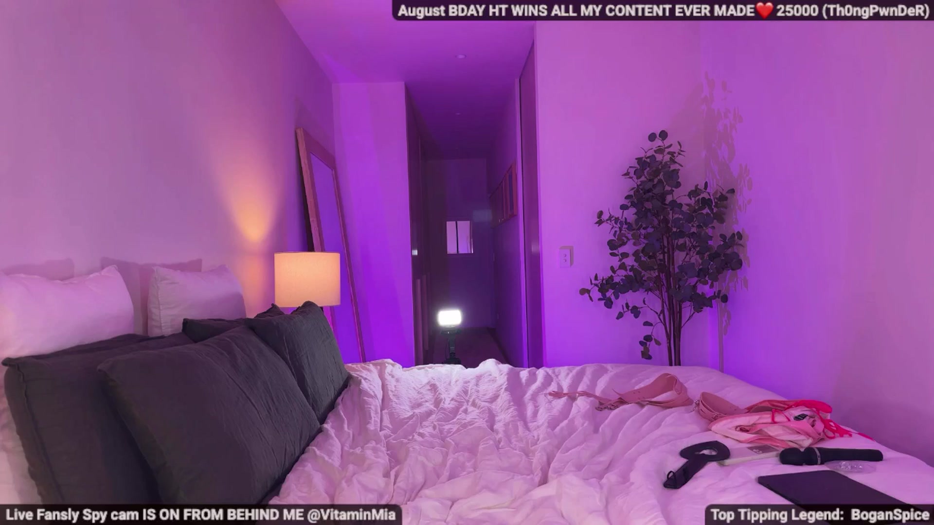 Gallery image thumbnail from MissAustralia's myfreecams stream on, 08/30/2025, 11:57 image 12 of 20