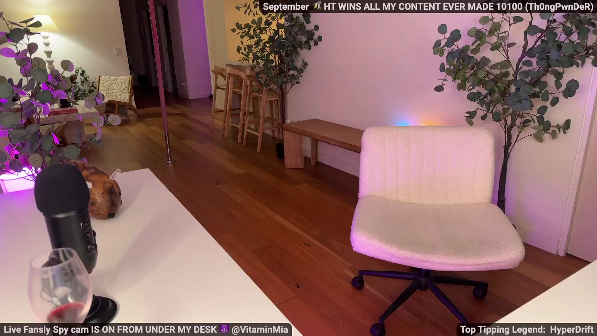 Gallery image thumbnail from MissAustralia's myfreecams stream on, 09/19/2025, 10:42 image 13 of 20