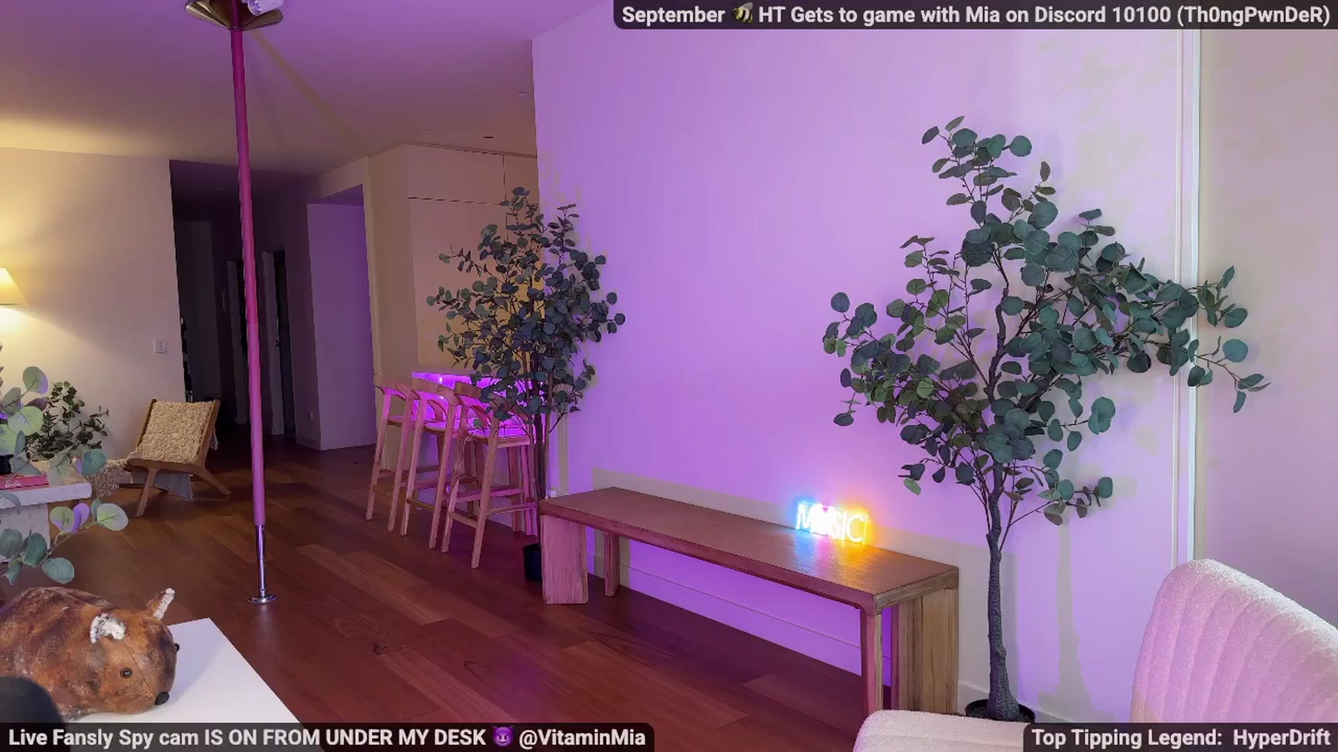 Gallery image thumbnail from MissAustralia's myfreecams stream on, 09/28/2025, 04:47 image 19 of 20