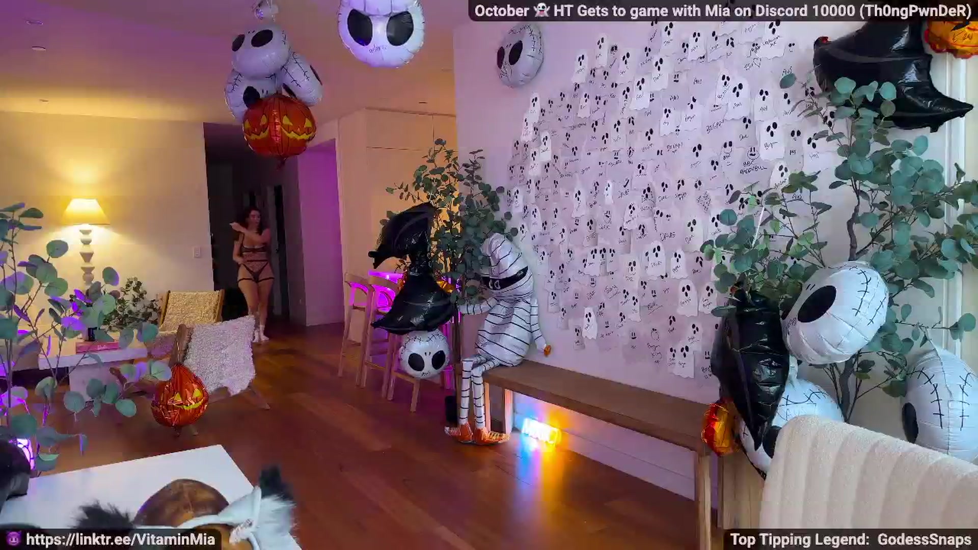 Gallery image thumbnail from MissAustralia's myfreecams stream on, 10/22/2025, 04:00 image 13 of 20
