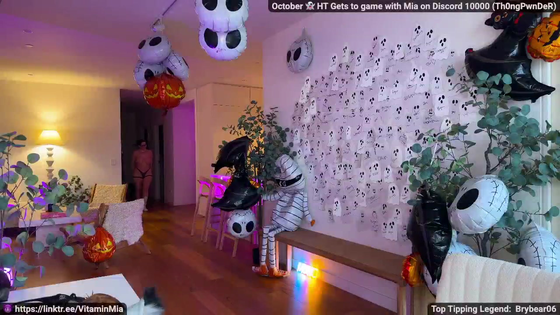 Gallery image thumbnail from MissAustralia's myfreecams stream on, 10/22/2025, 04:00 image 16 of 20