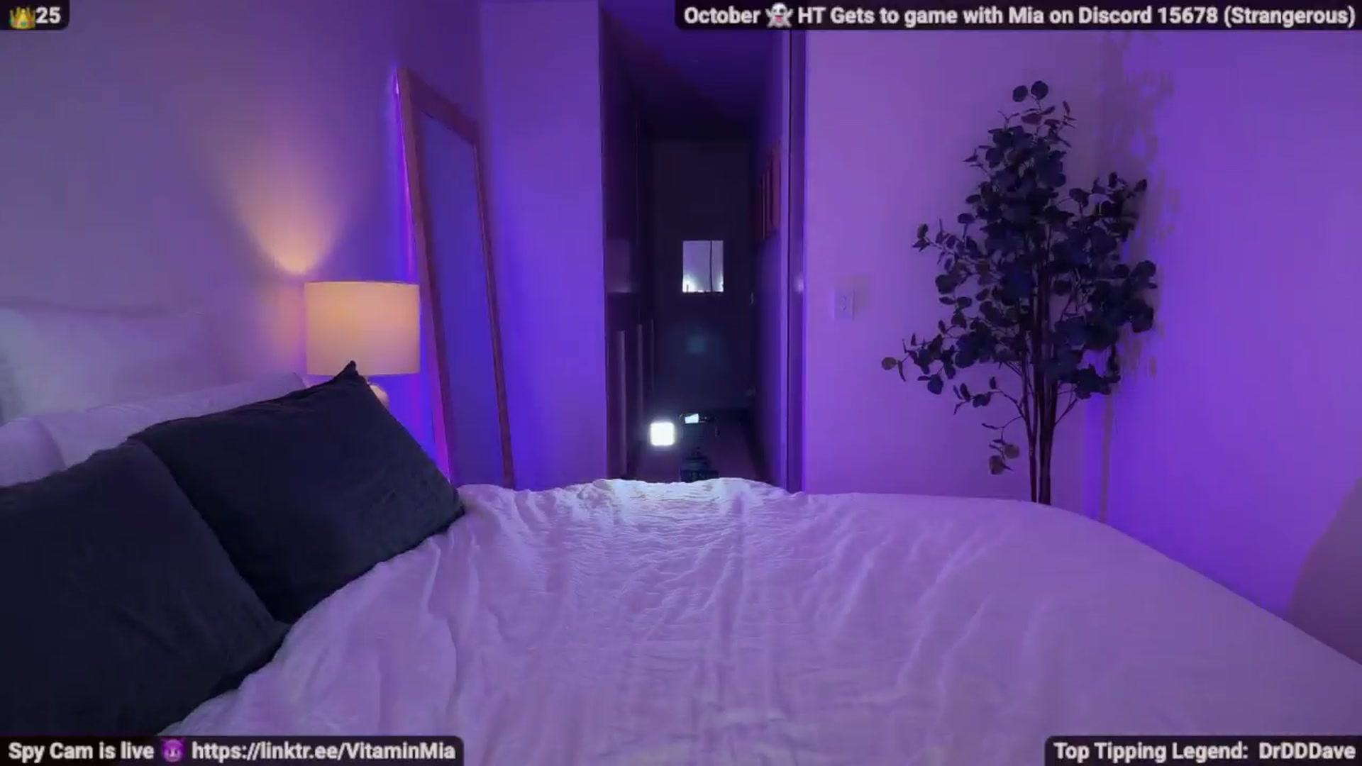 Gallery image thumbnail from MissAustralia's myfreecams stream on, 10/24/2025, 04:59 image 10 of 20