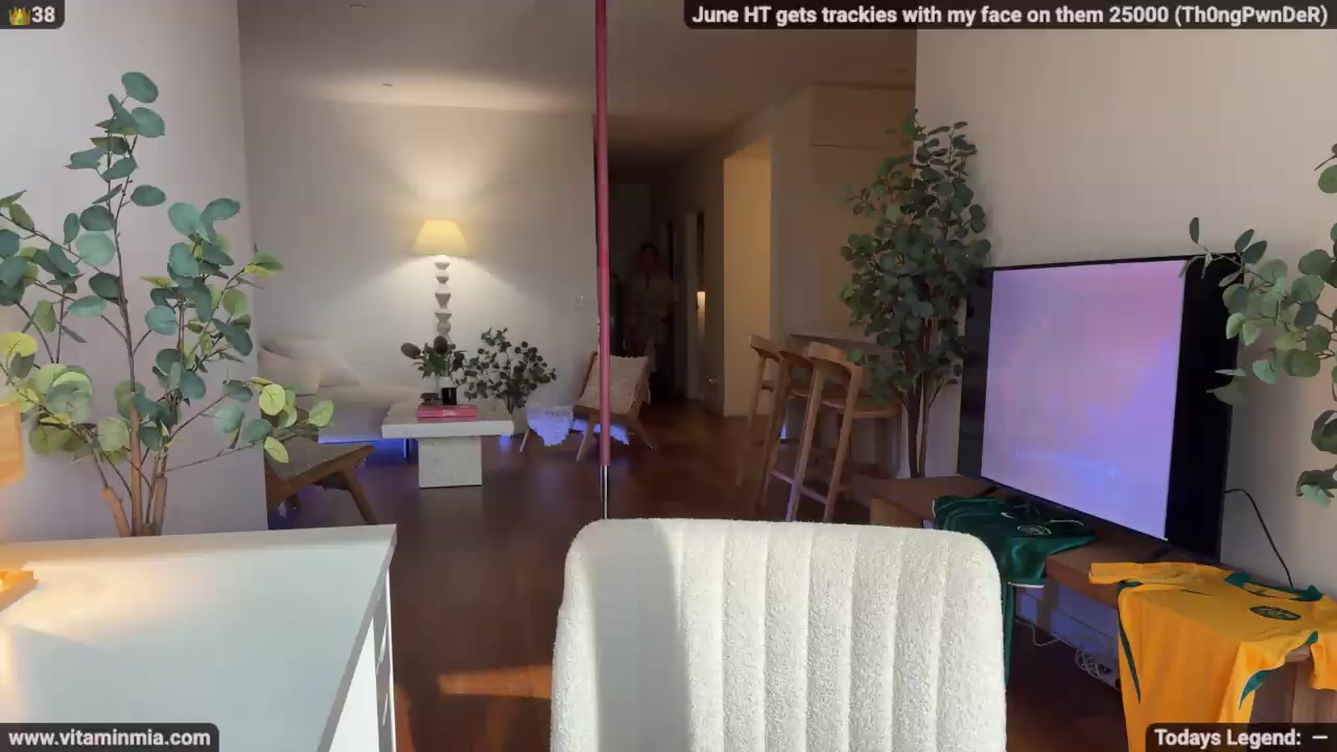 Gallery image thumbnail from MissAustralia's myfreecams stream on, 06/27/2026, 03:43 image 2 of 20