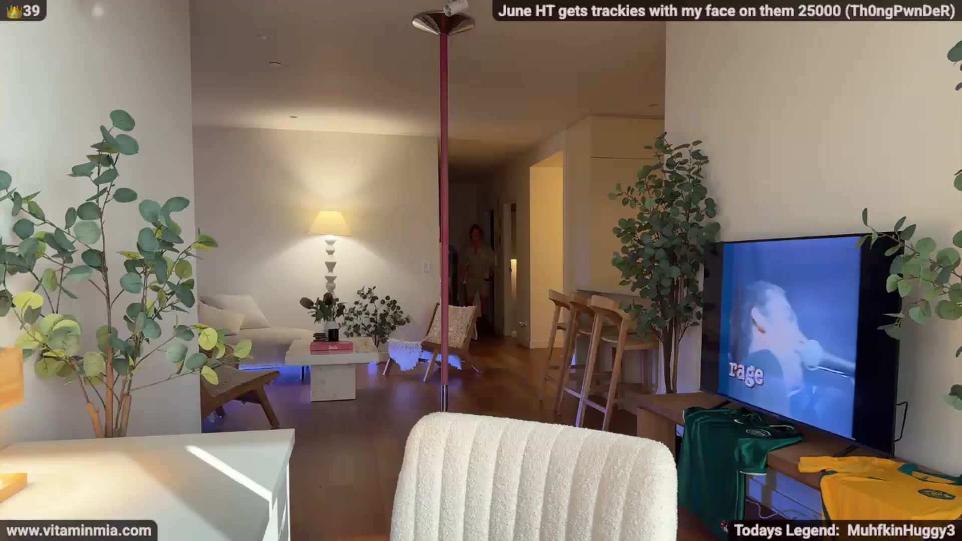 Gallery image thumbnail from MissAustralia's myfreecams stream on, 06/27/2026, 03:43 image 19 of 20